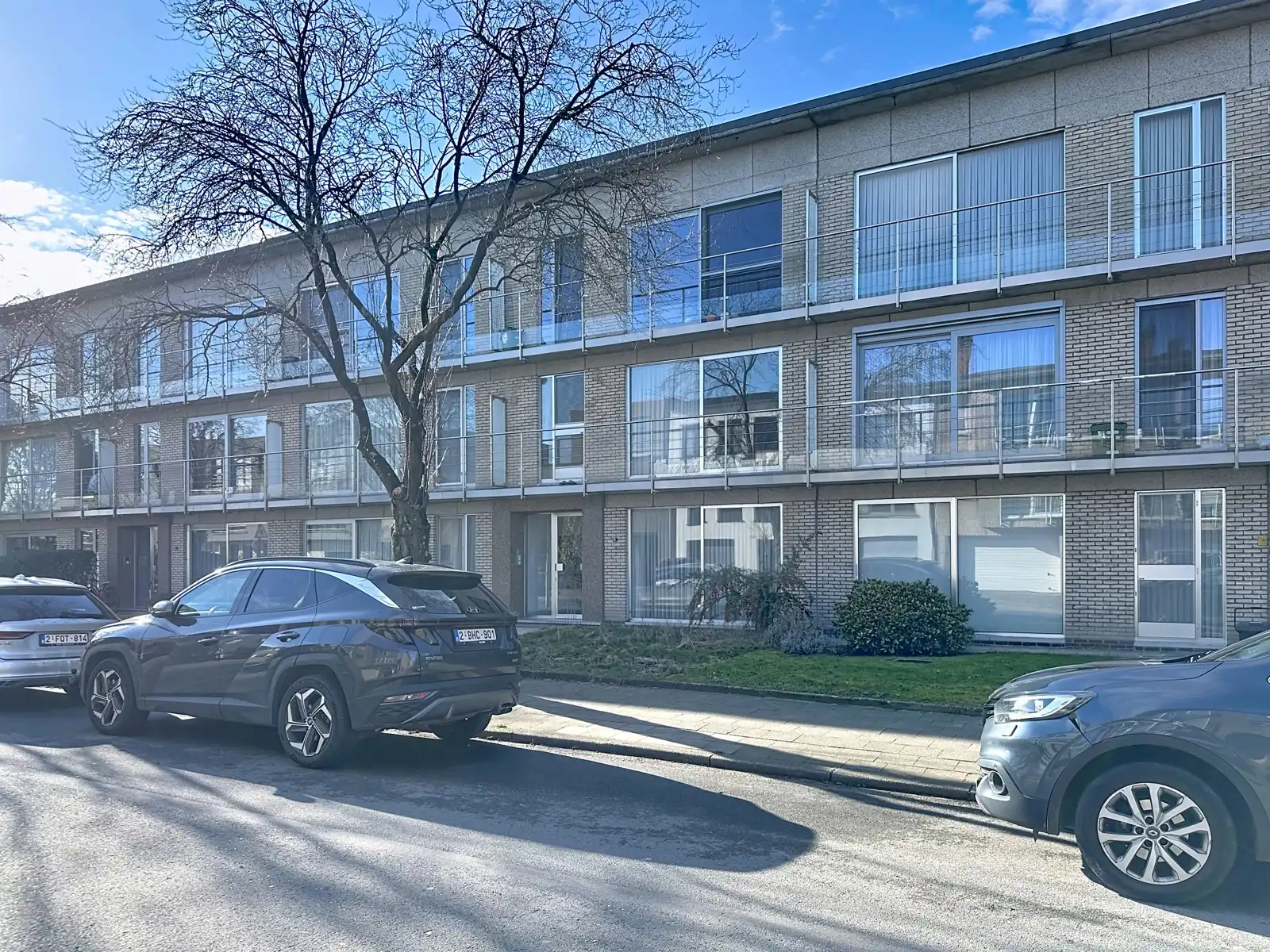 Centraal gelegen gelijkvloersappartement met één slaapkamer foto {{pictureIndex}}