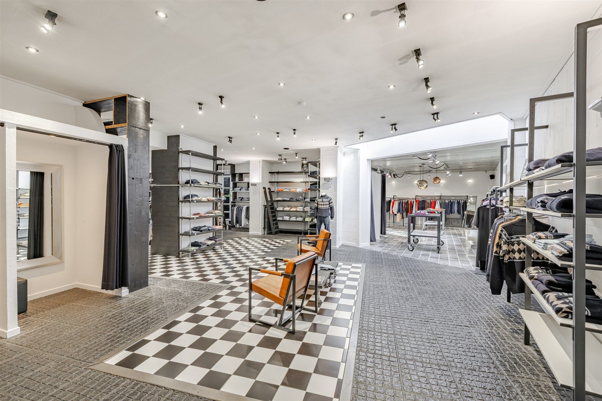 Prachtig winkelpand met duplex op groot perceel foto 8