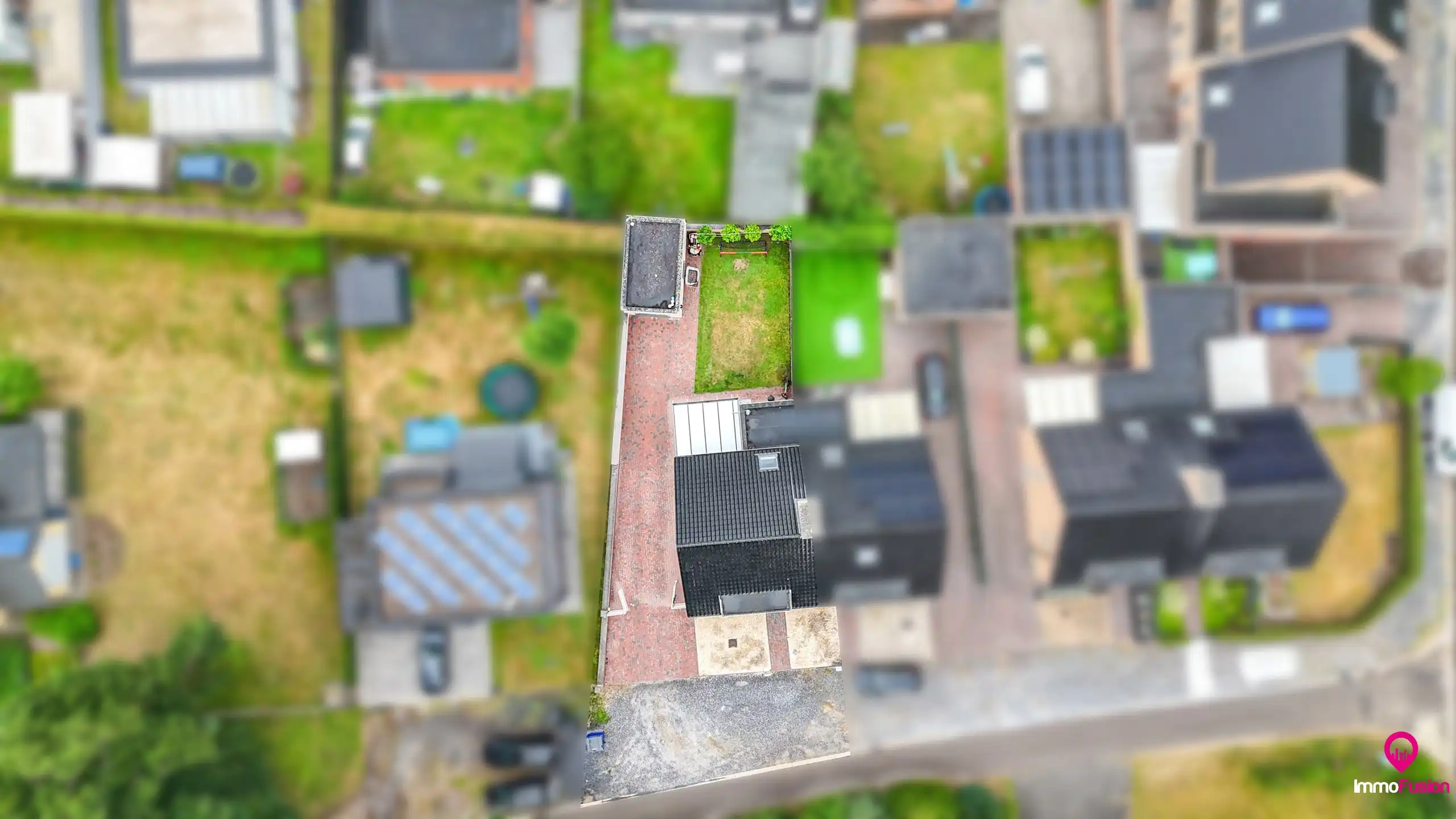 Instapklare woning met 3 slpks, tuin en garage in Lillo! foto 40