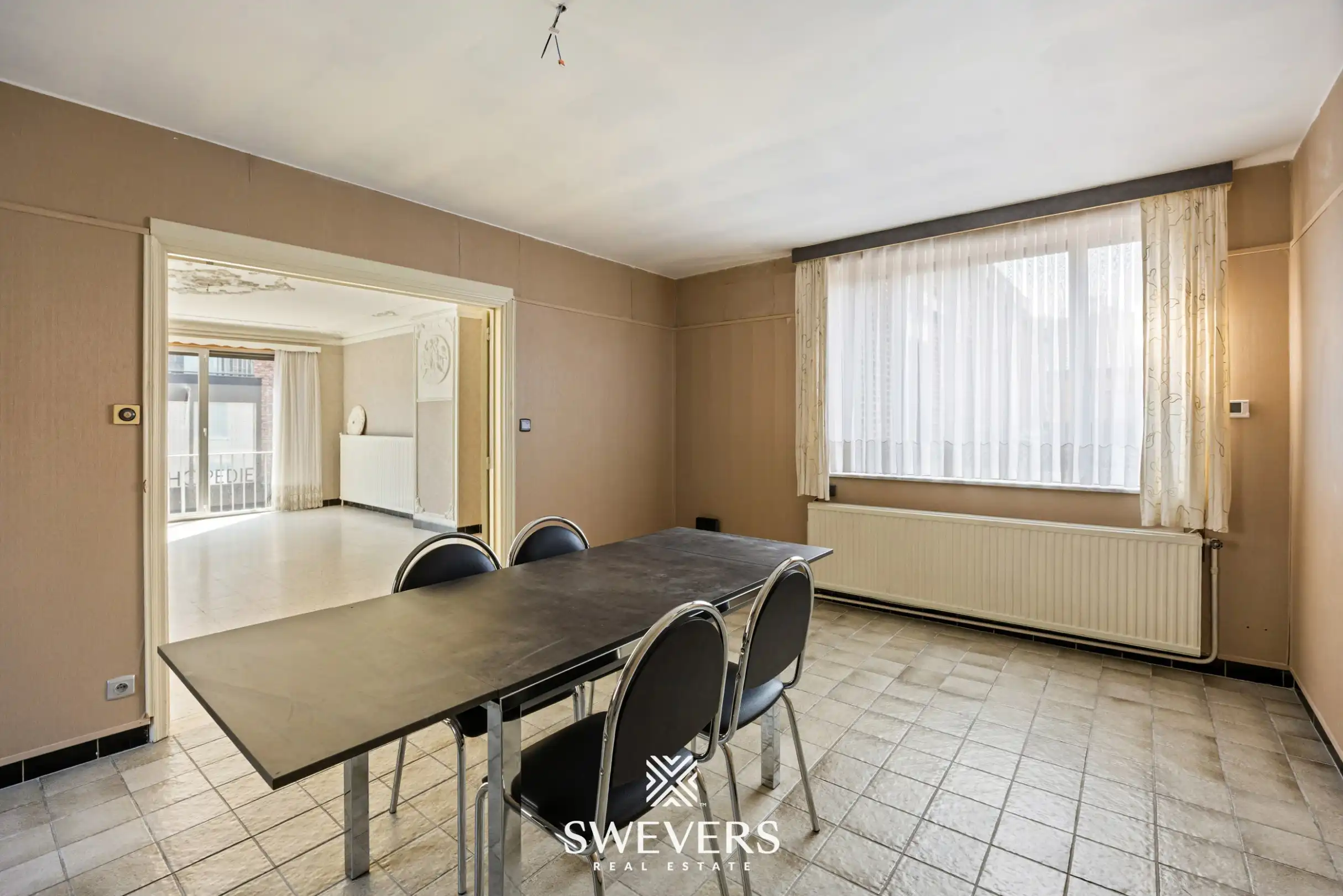 223 m² woonruimte met uitzonderlijke garage van ca. 100 m² nabij centrum foto 2