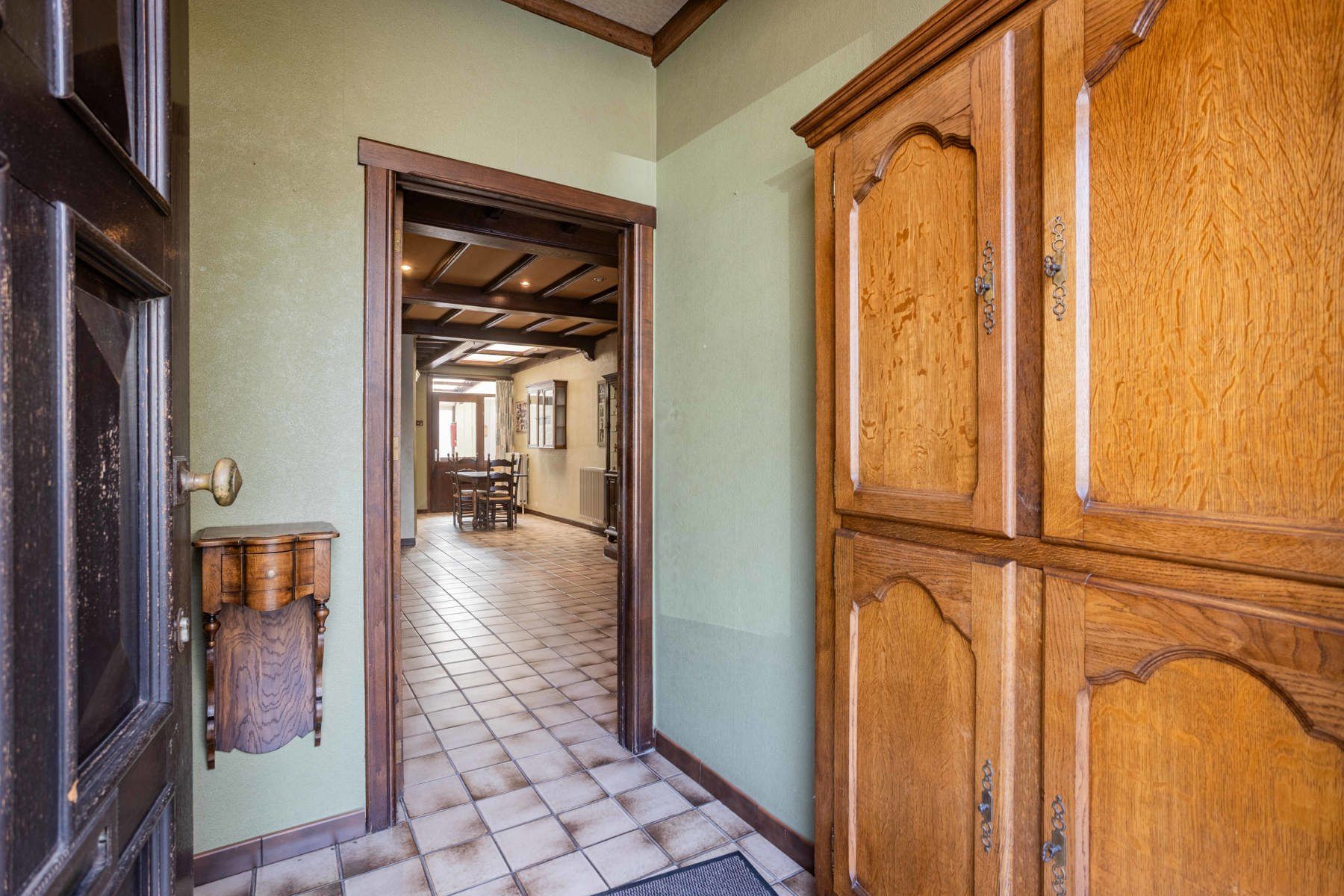 Te koop: deels te renoveren woning  aan de rand van Aalst foto 2