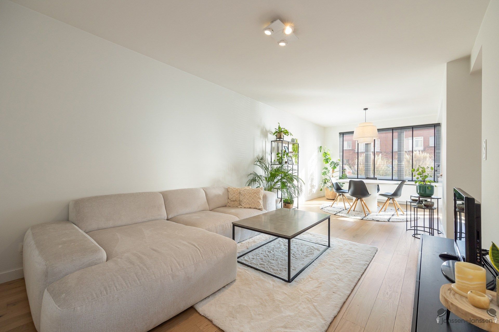 Recent gerenoveerd gelijkvloers appartement met zonnige tuin foto 4