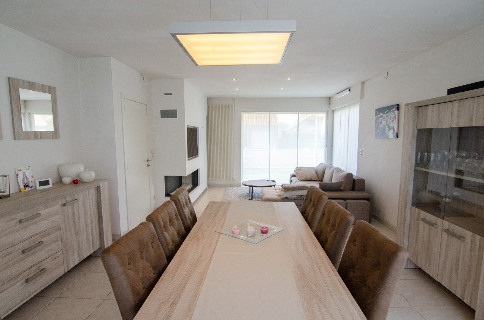 Open bebouwing in doodlopende straat met 3 slaapkamers en zongerichte tuin foto 4