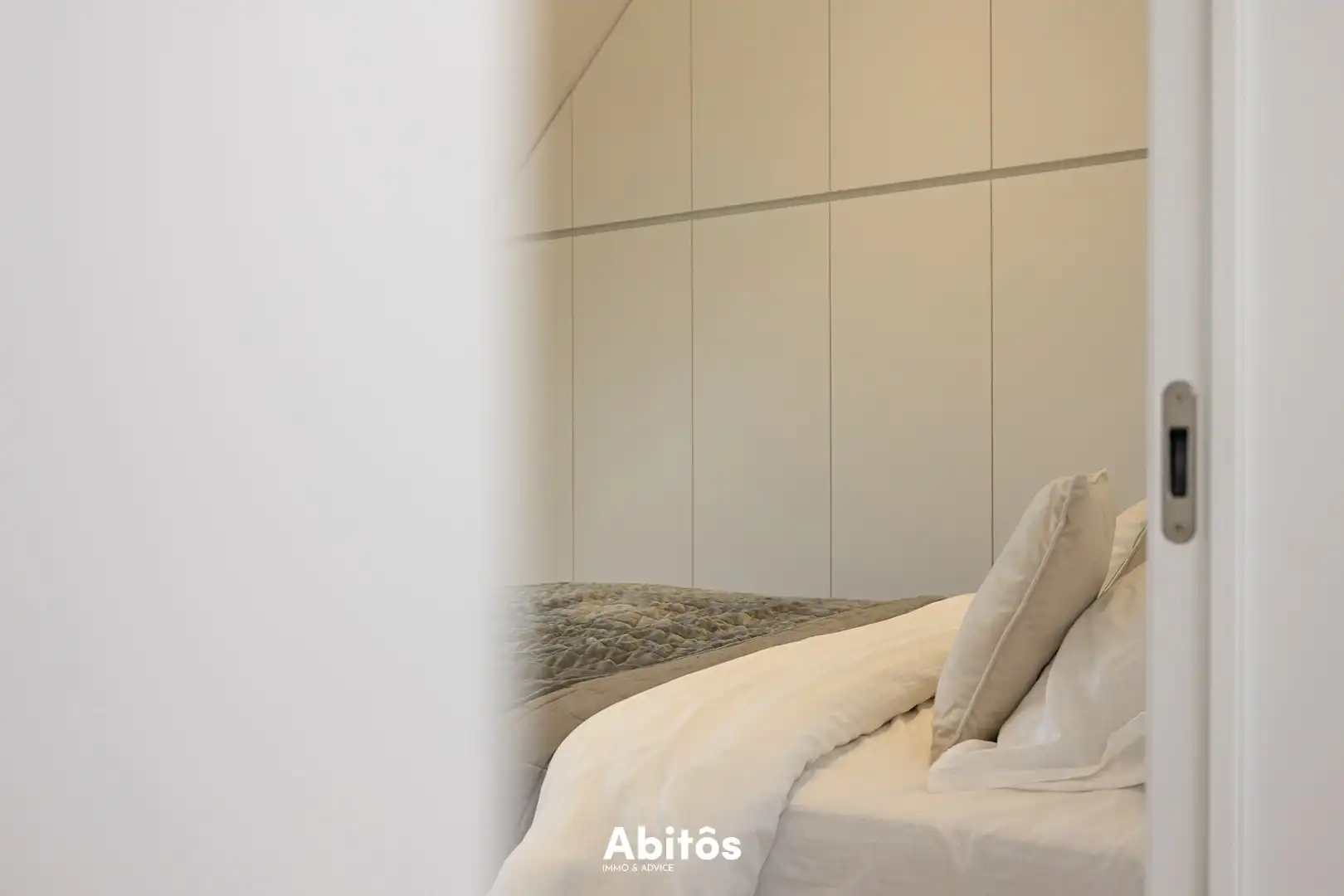Luxueus gemeubeld penthouse met zicht op de Leie en de Gentse torens foto 28