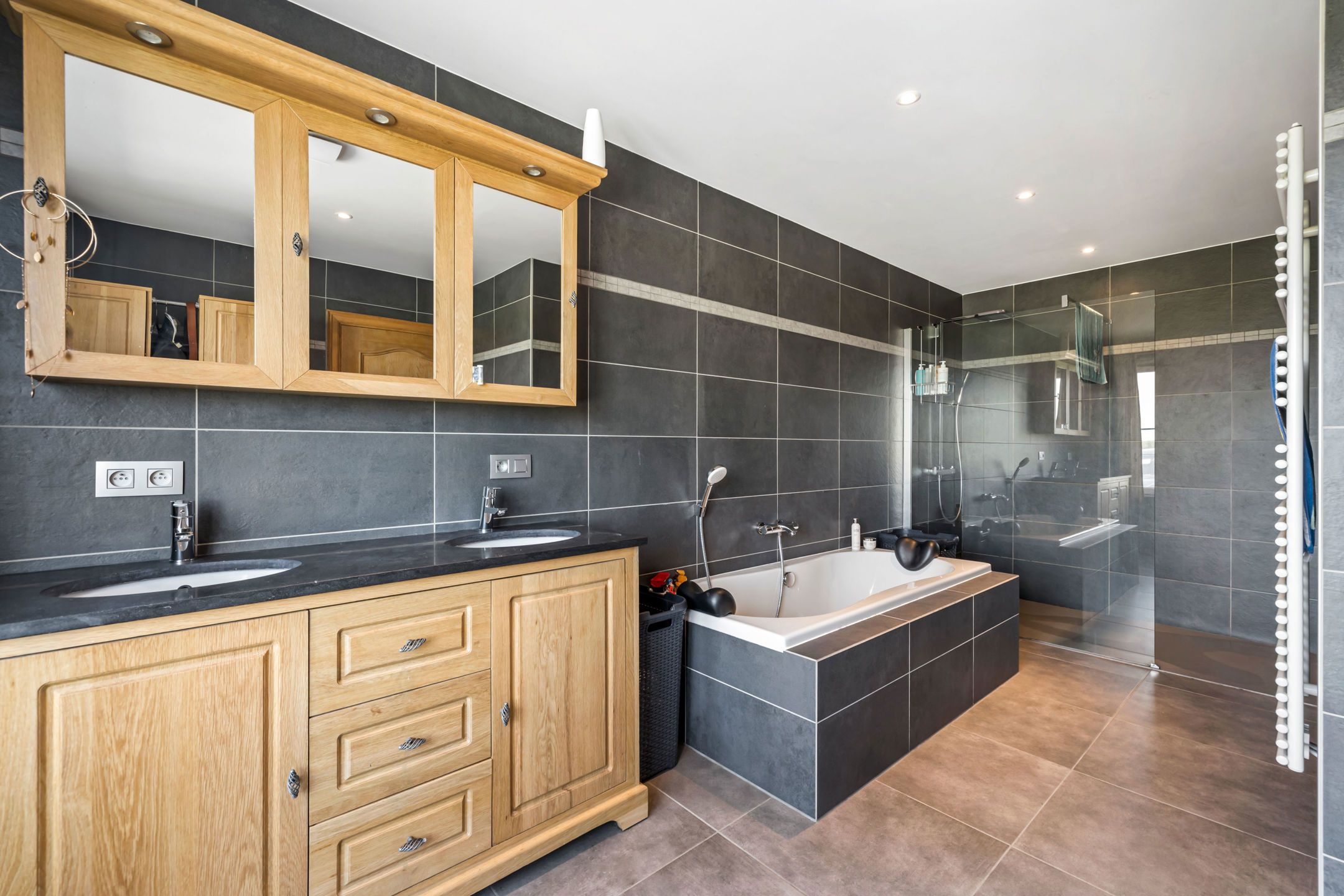 Rme woning 5 slpk met loods en prachtig zicht over Herne foto 11