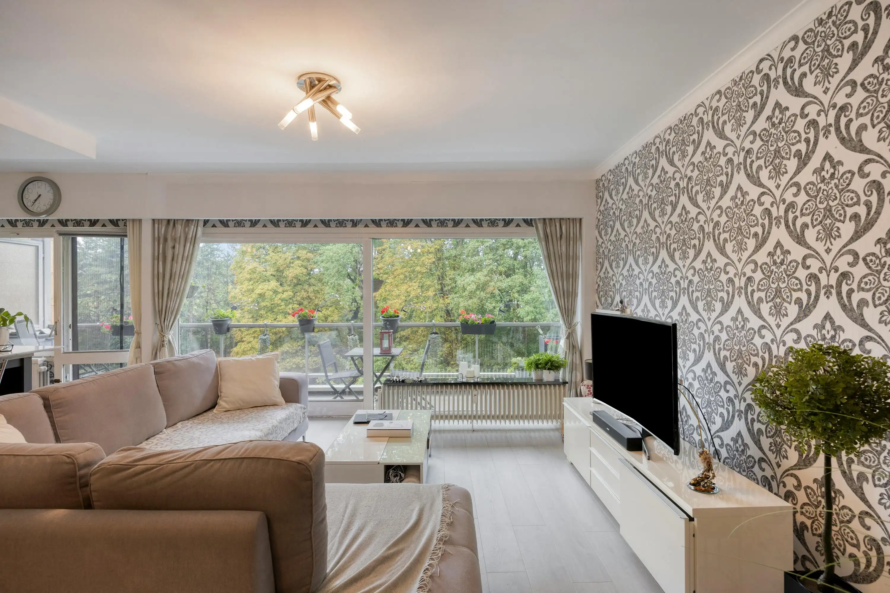Instapklaar 2-slaapkamerappartement met twee terrassen foto 2