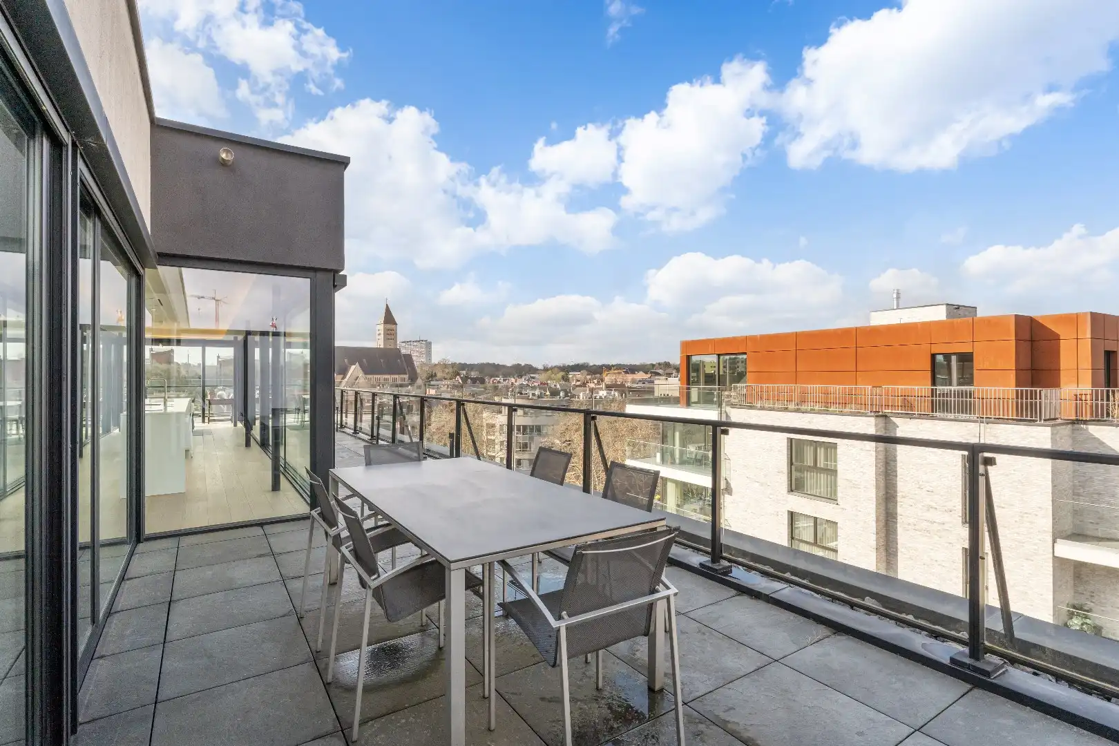 Exclusief penthouse met ruim terras, 2 slpk, dubbele autostaanplaats, centrum Genk foto 36