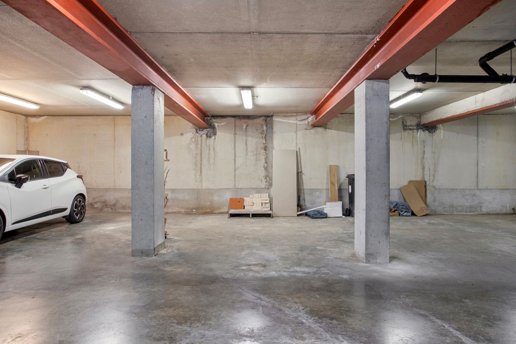 Instapklaar gelijkvloersapp met 2 slp, ruim terras en garage foto 13