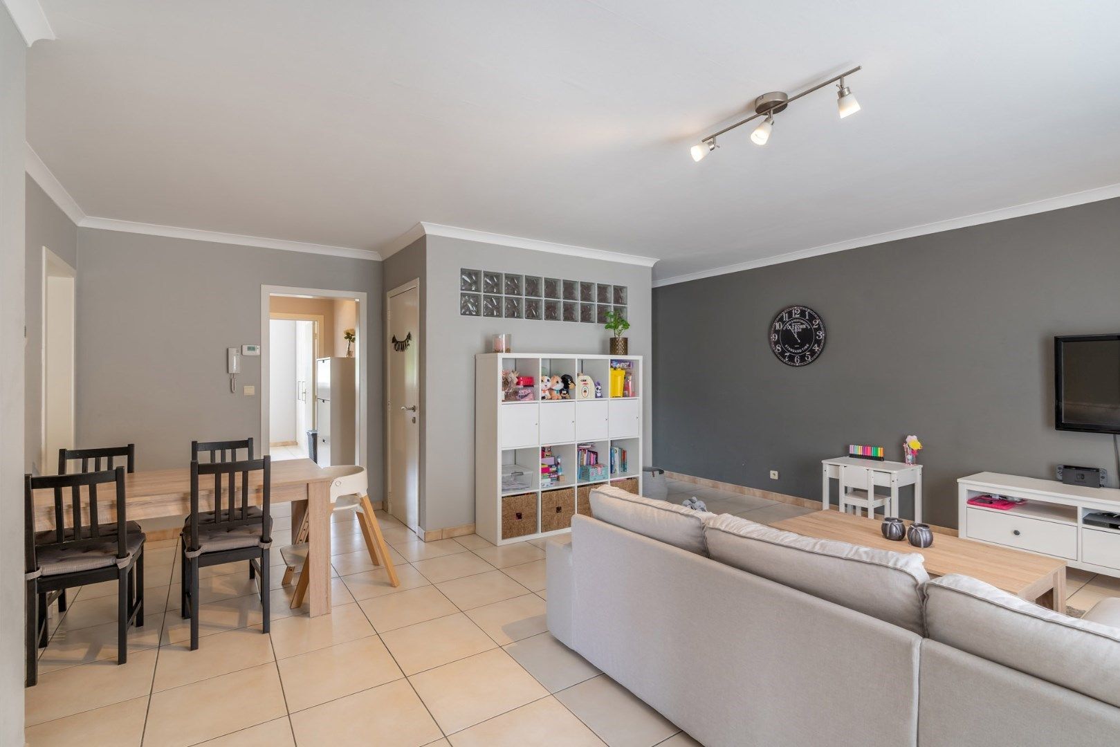 Verzorgd, degelijk en betaalbaar appartement met ruime kelder en inpandige garage foto 6