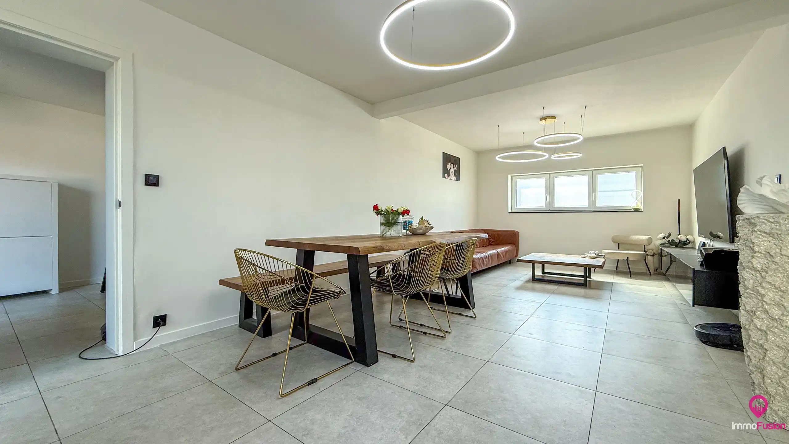 Instapklare woning met 5 slpks, rustig gelegen te Beringen! foto 8