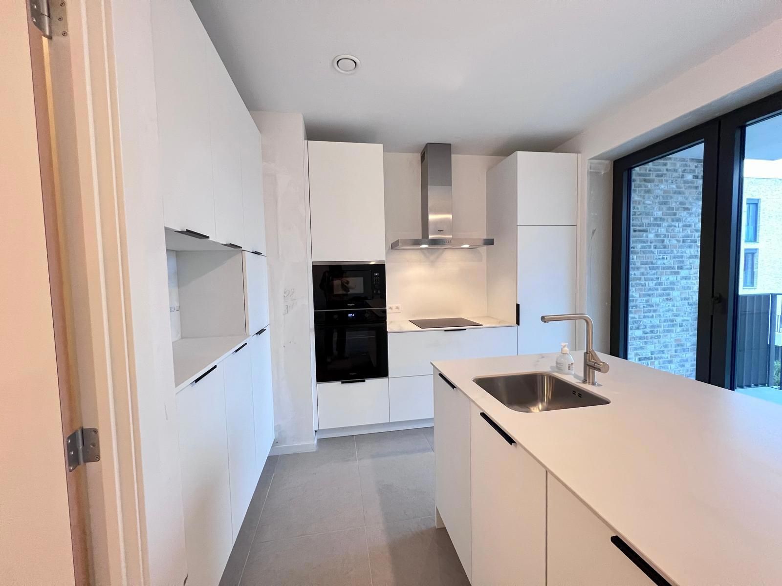 Licht, ruimte en comfort: nieuwbouwappartement met uniek zicht foto 7