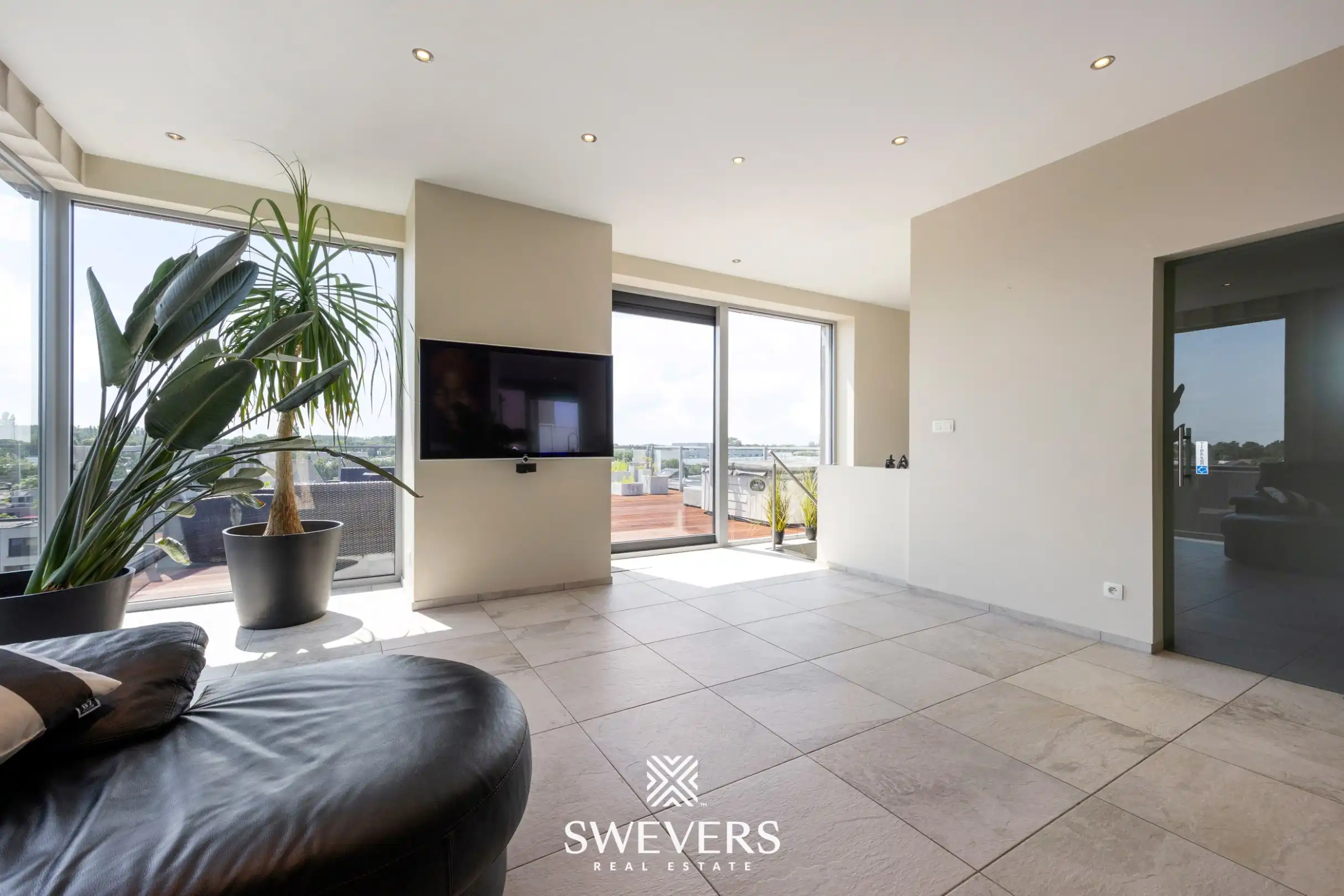 Luxueus penthouse van 204 m² met uitzonderlijke terrassen en panoramisch zicht in Hasselt foto 5