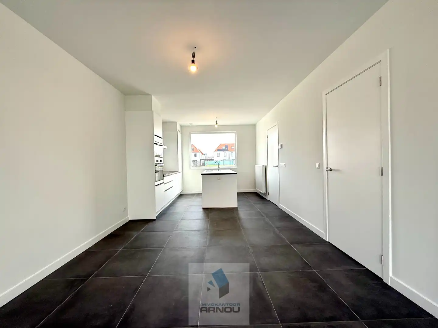 Nieuwbouwwoning met 3 slaapkamers, tuin en carport foto 8