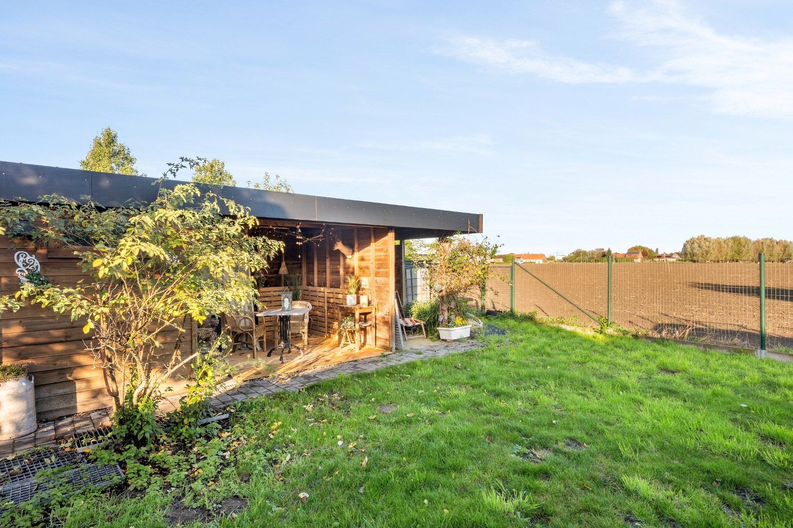 Instapklare woning met 3 slaapkamers, carport en verzorgde tuin in Beveren (Roeselare) foto 8