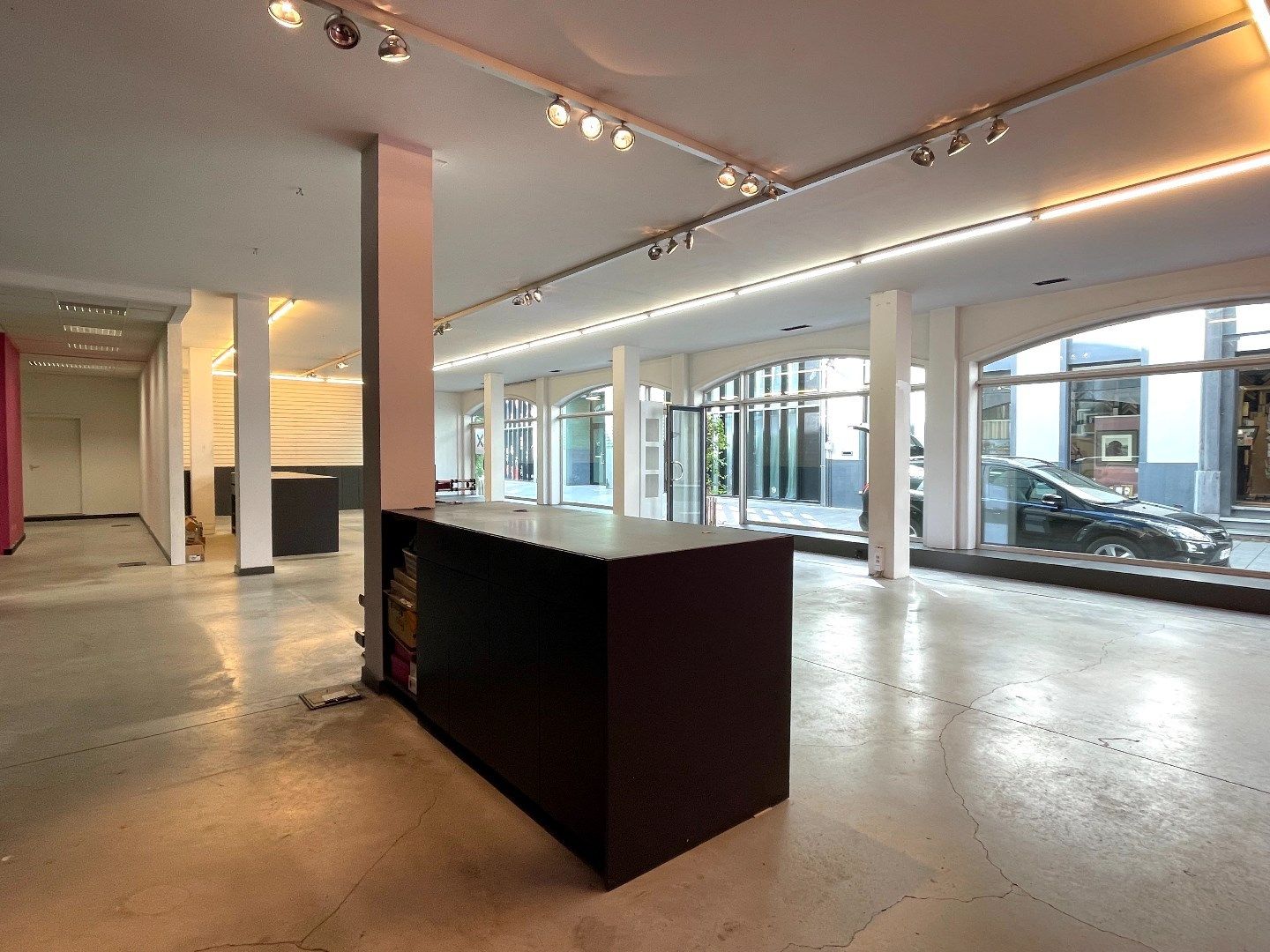 Prachtige handelsruimte te huur in het centrum van Kortrijk! foto 5