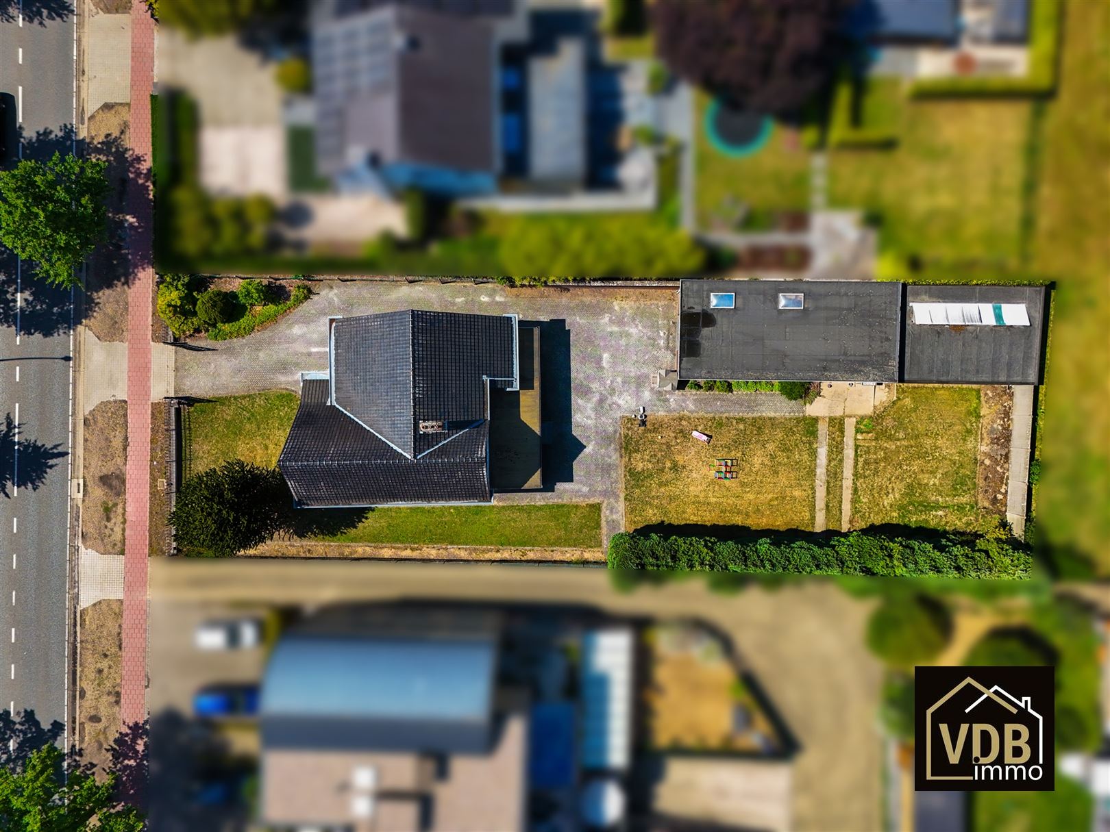  WONING MET 3 SLAAPKAMERS EN MEERDERE GARAGES foto 5