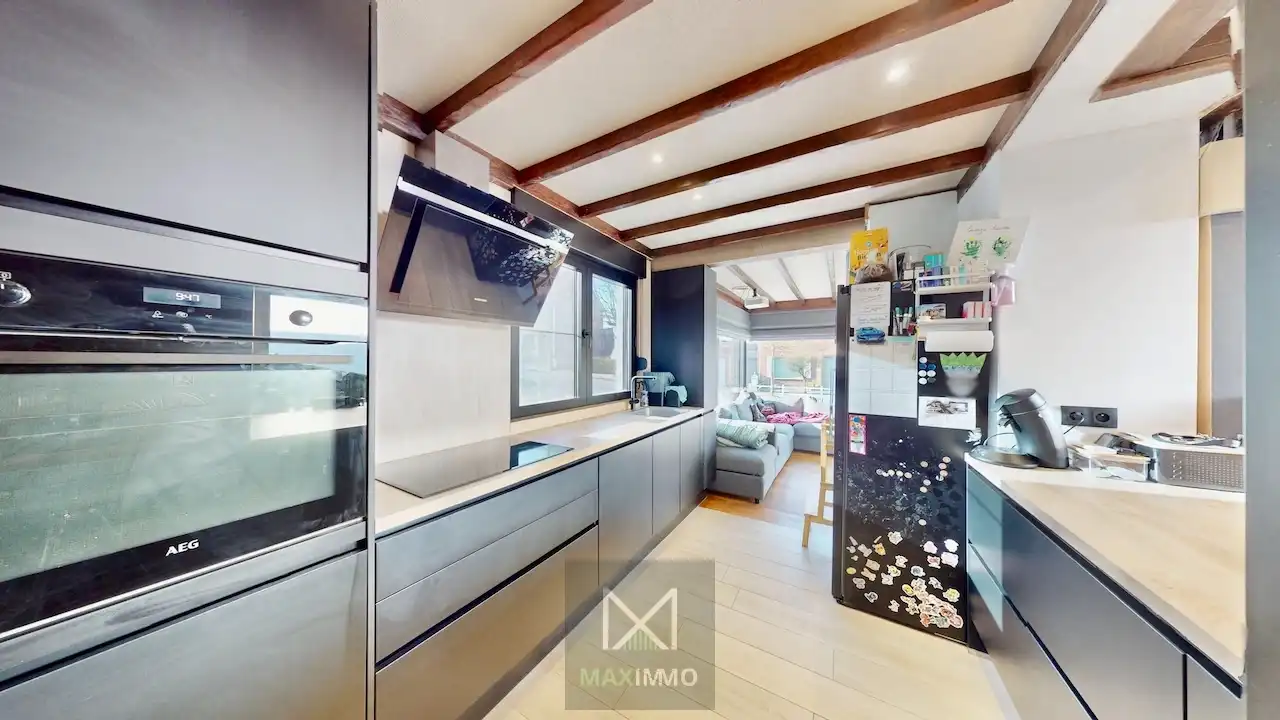 Gelijkvloerse bungalow met loods van 180 m² in het centrum van Marke foto 5