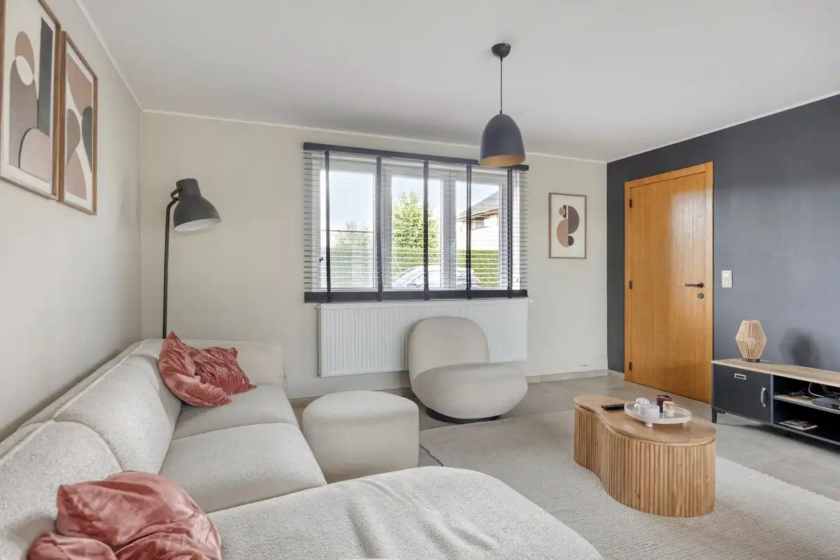Halfopen bebouwing met 3 slaapkamers, tuin en garage foto 9