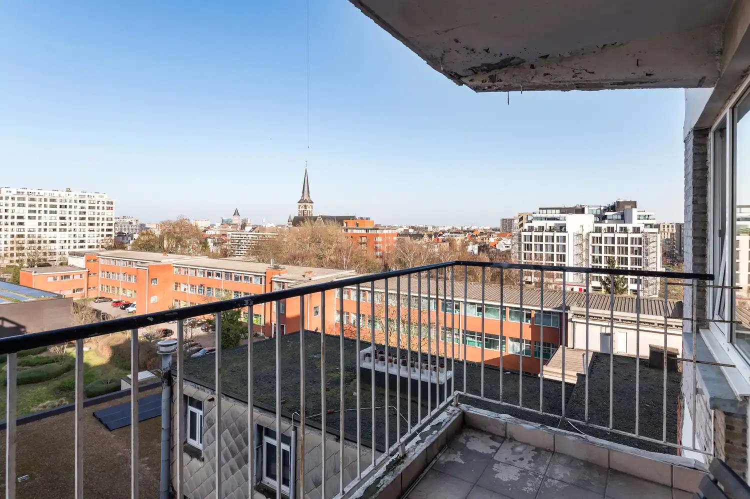 Gerenoveerd appartement met 2 slaapkamers en staanplaatsen te Antwerpen! foto 15