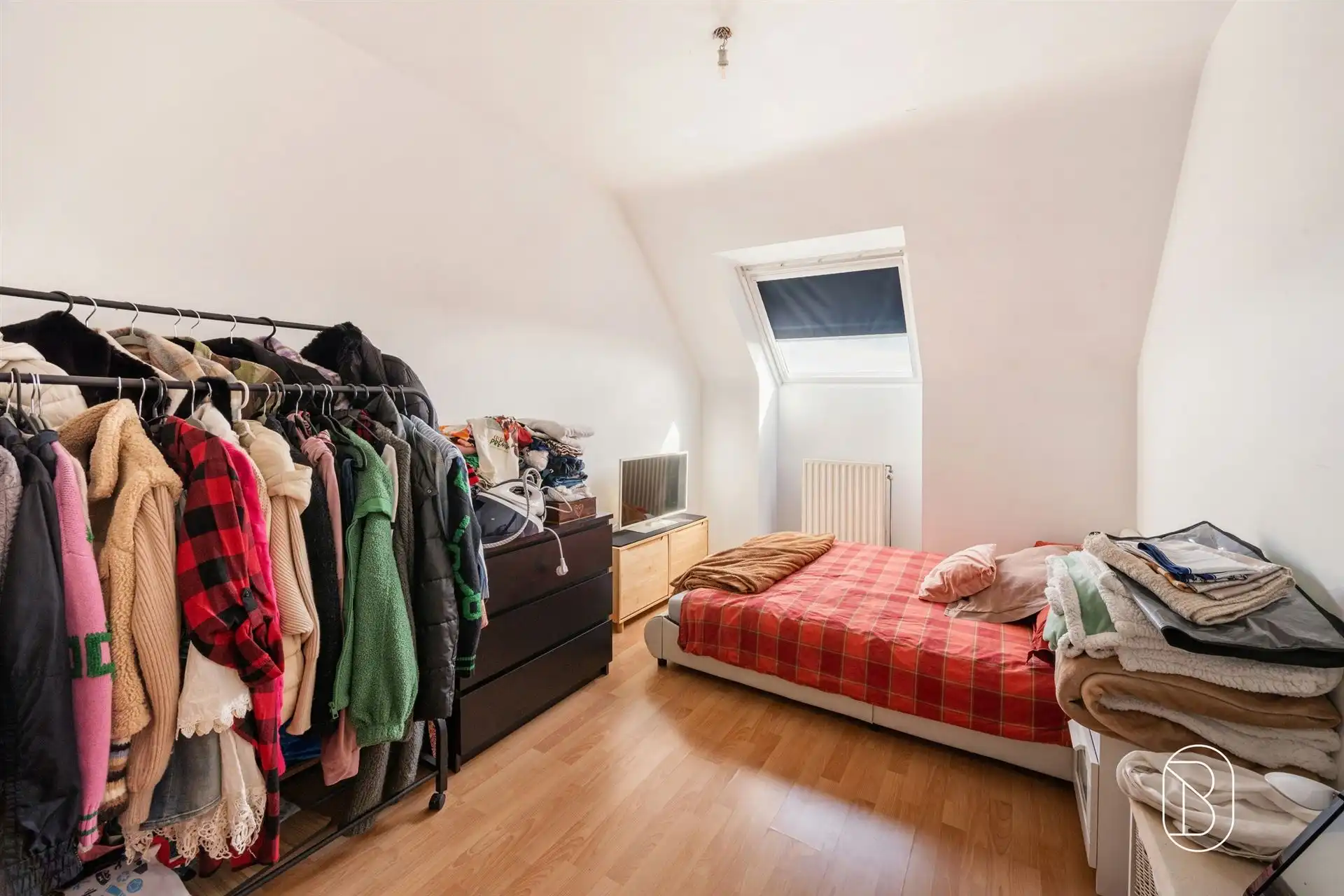 Ruim en instapklaar appartement met kelder en parkeerplaats foto 8