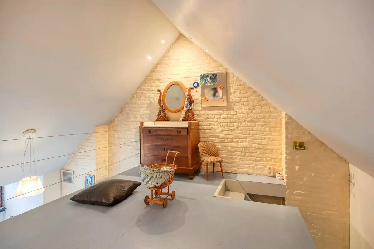 Aantrekkelijk burgerhuis met zonnige tuin en voormalig atelier foto 20