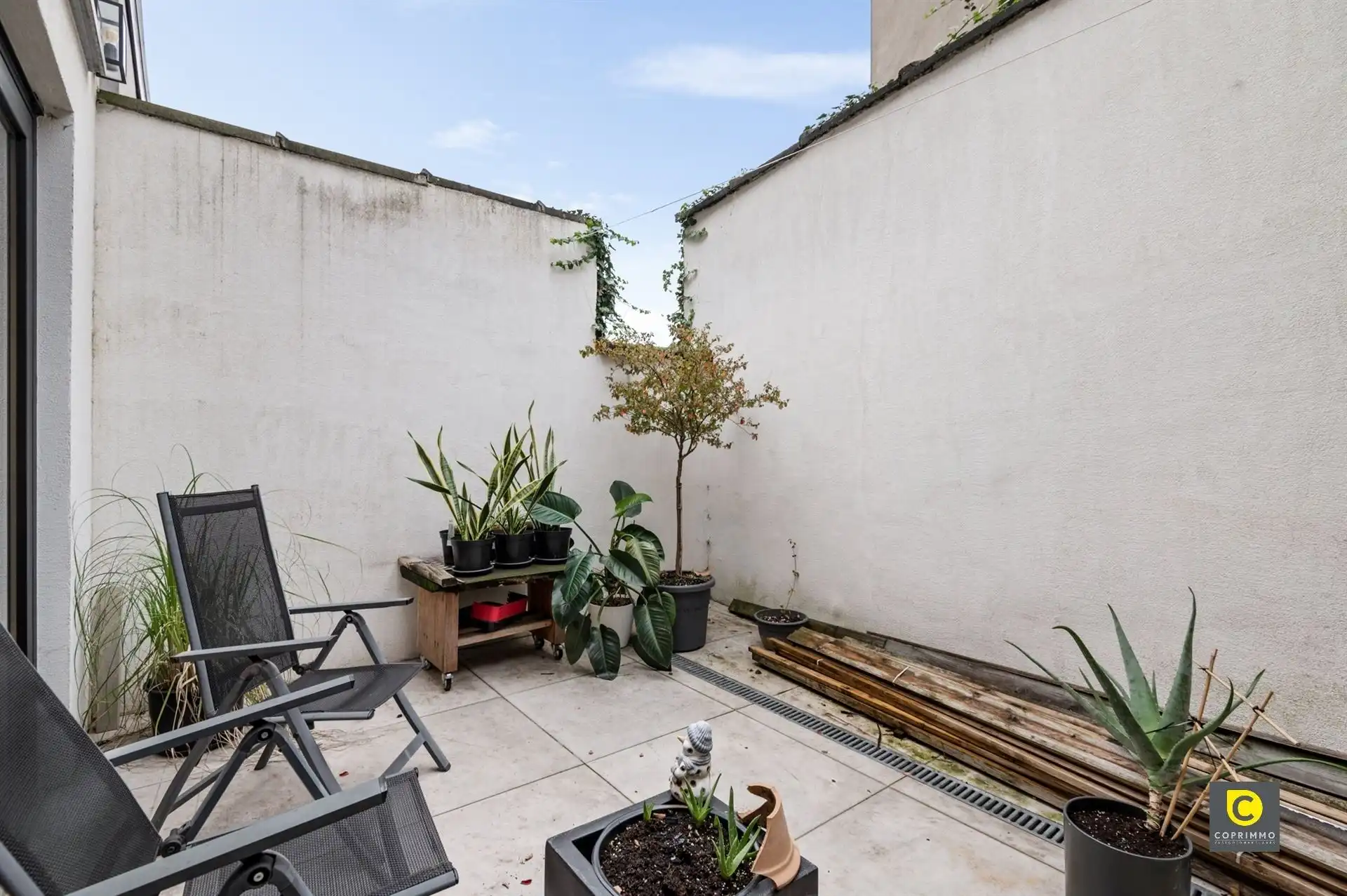 IN OPTIE! Hedendaagse woning met 2 à 3 slpks en stadstuin! foto 2