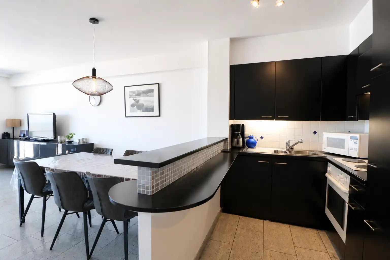 Instapklaar appartement met 2 slaapkamers en met een fantastisch zicht op de zee en de Pier. foto 10