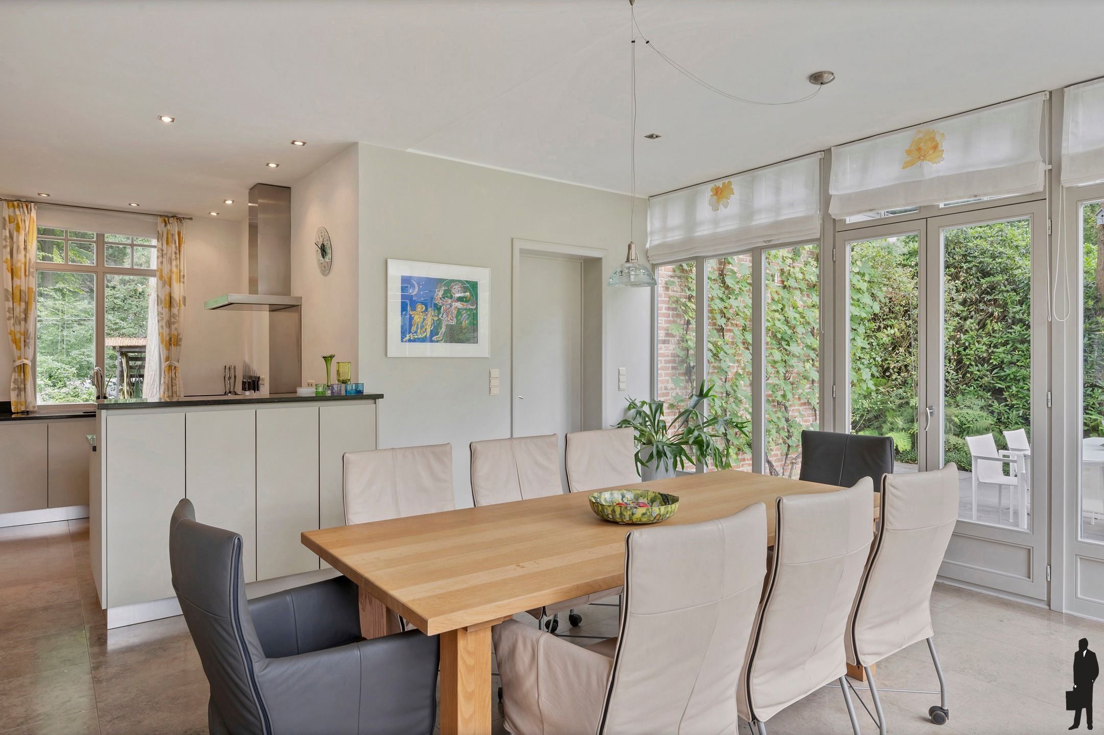 Unieke en zéér centraal gelegen villa op een parkdomein van ca. 9.847 m²! foto 16