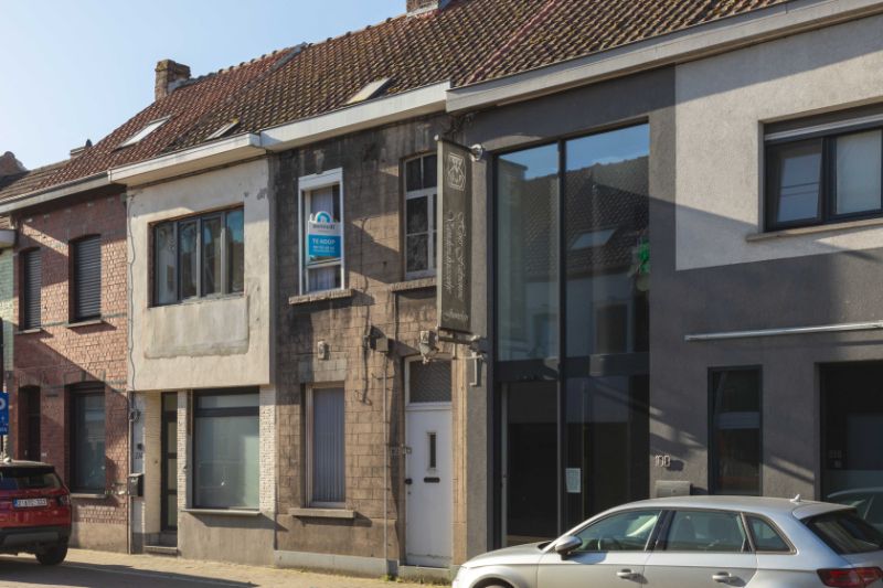 Roeselare : Totaal te renoveren woning nabij centrum Roeselare. foto 2