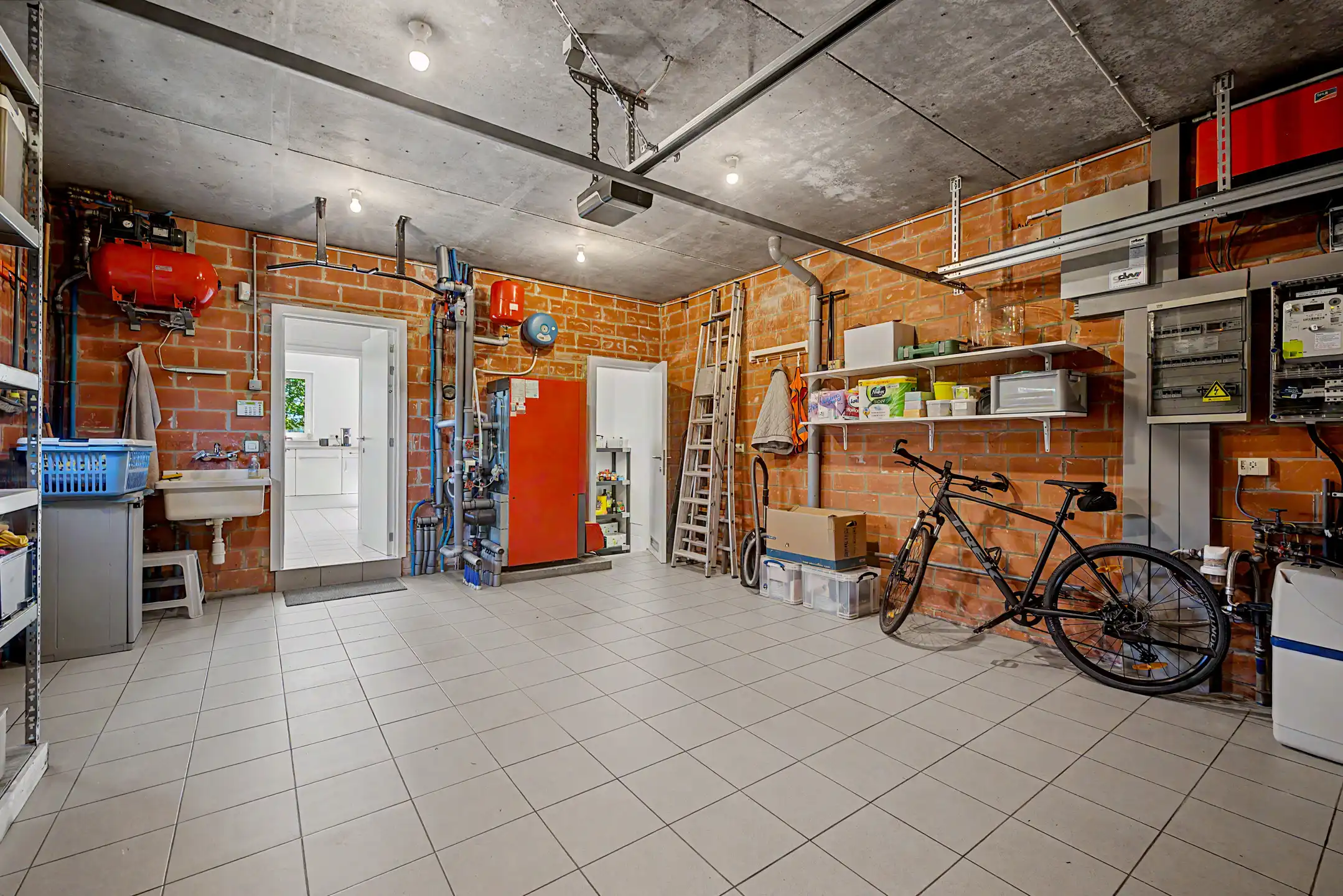 Instapklare woning met zwembad en prachtig vergezicht foto 31