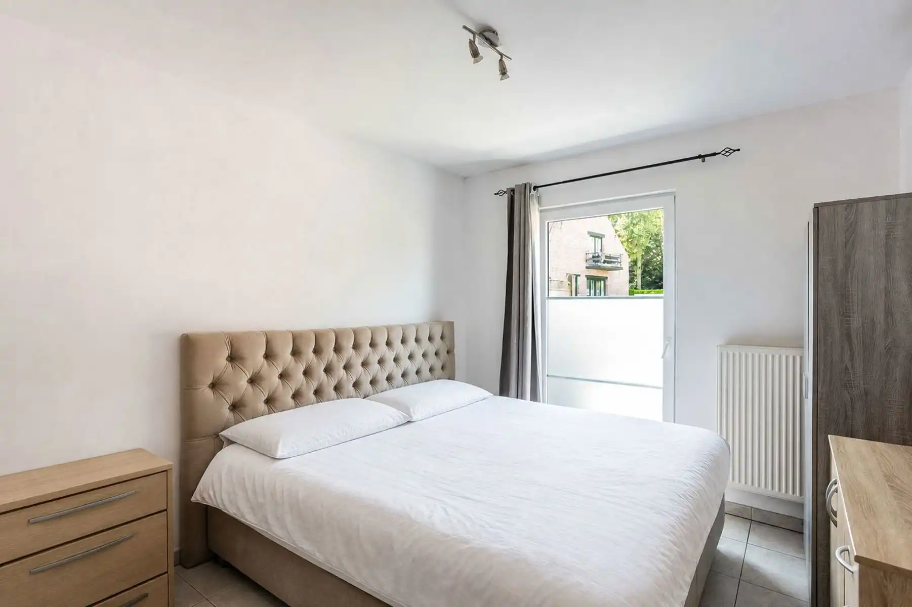 Instapklaar appartement met garage te Burst! foto 14