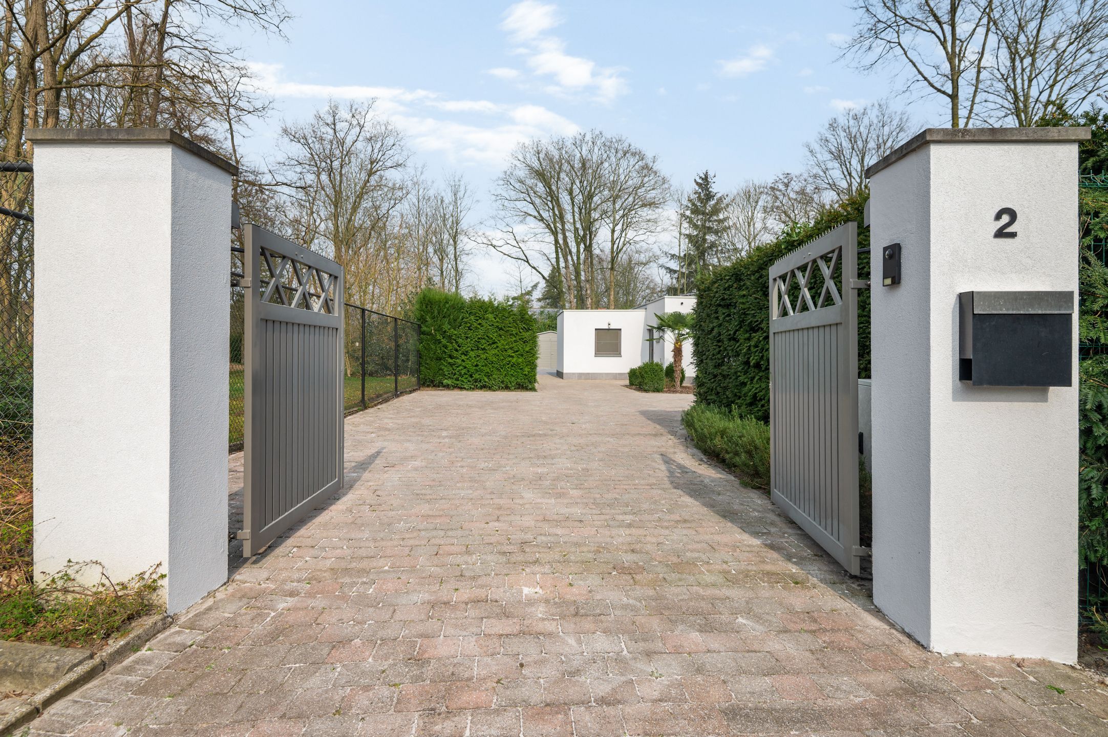 Unieke laagbouwvilla met polyvalente ruimte op ruim perceel in Brasschaat! foto 35