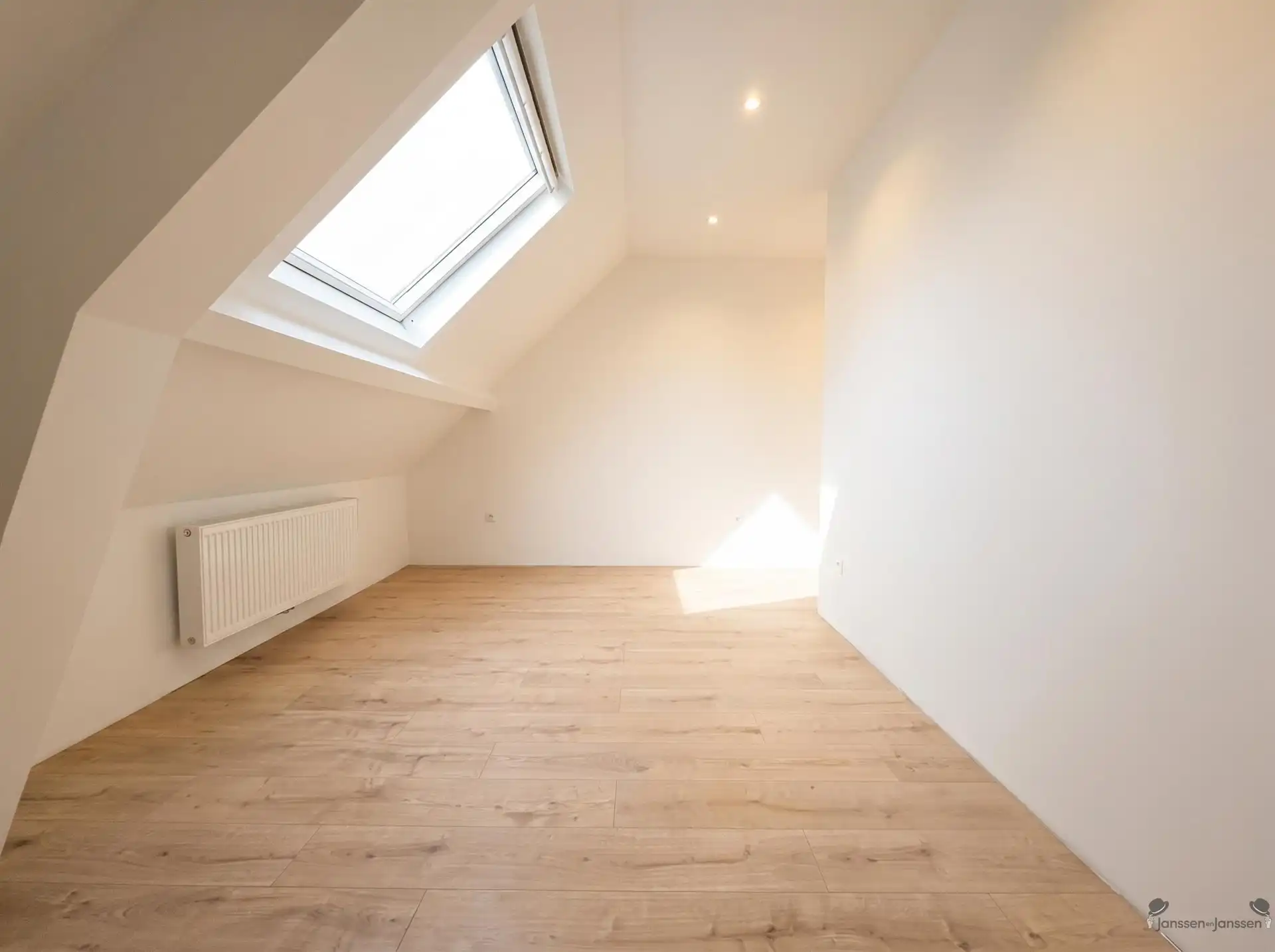 Instapklaar duplexappartement gelegen in het centrum van Gooreind foto 7