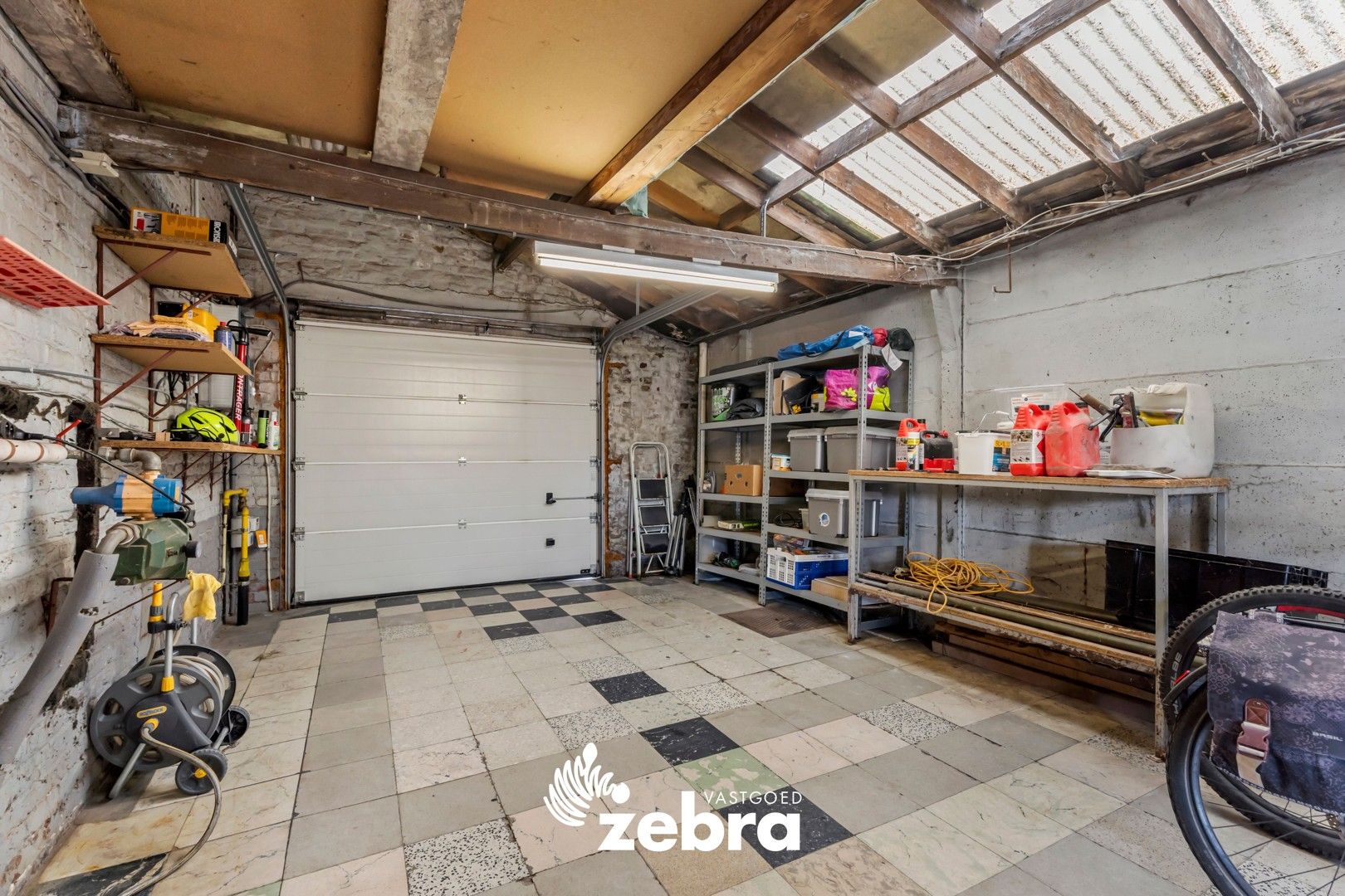 Instapklare woning met 4 slaapkamers en tuin te Oostrozebeke! foto 18