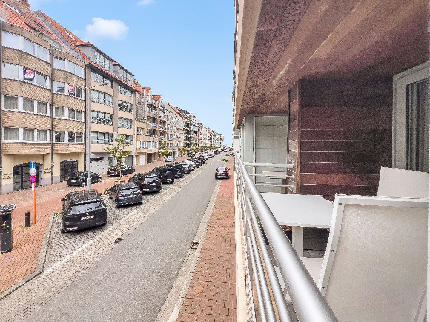 Instapklaar 3-slaapkamer appartement gelegen op de Paul Parmentierlaan vlakbij de winkels van de Lippenslaan. foto 9