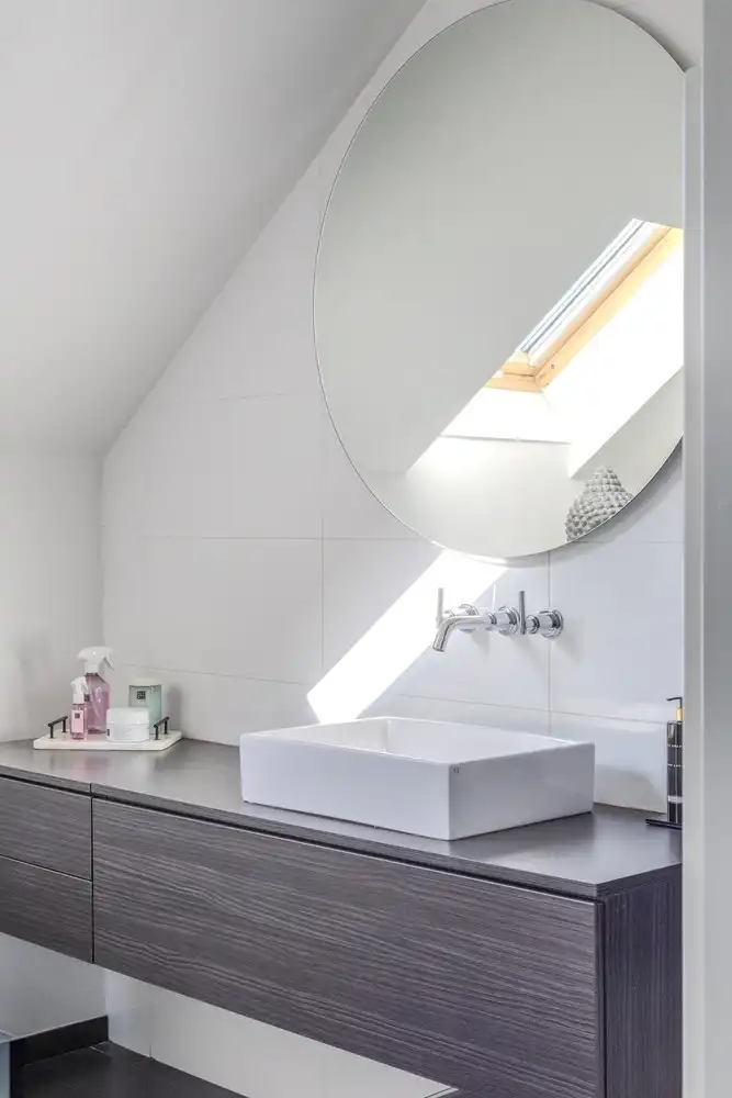 Stijlvolle, instapklare woning met vier slaapkamers, twee badkamers en verwarmd zwembad te koop in Lanaken foto 26