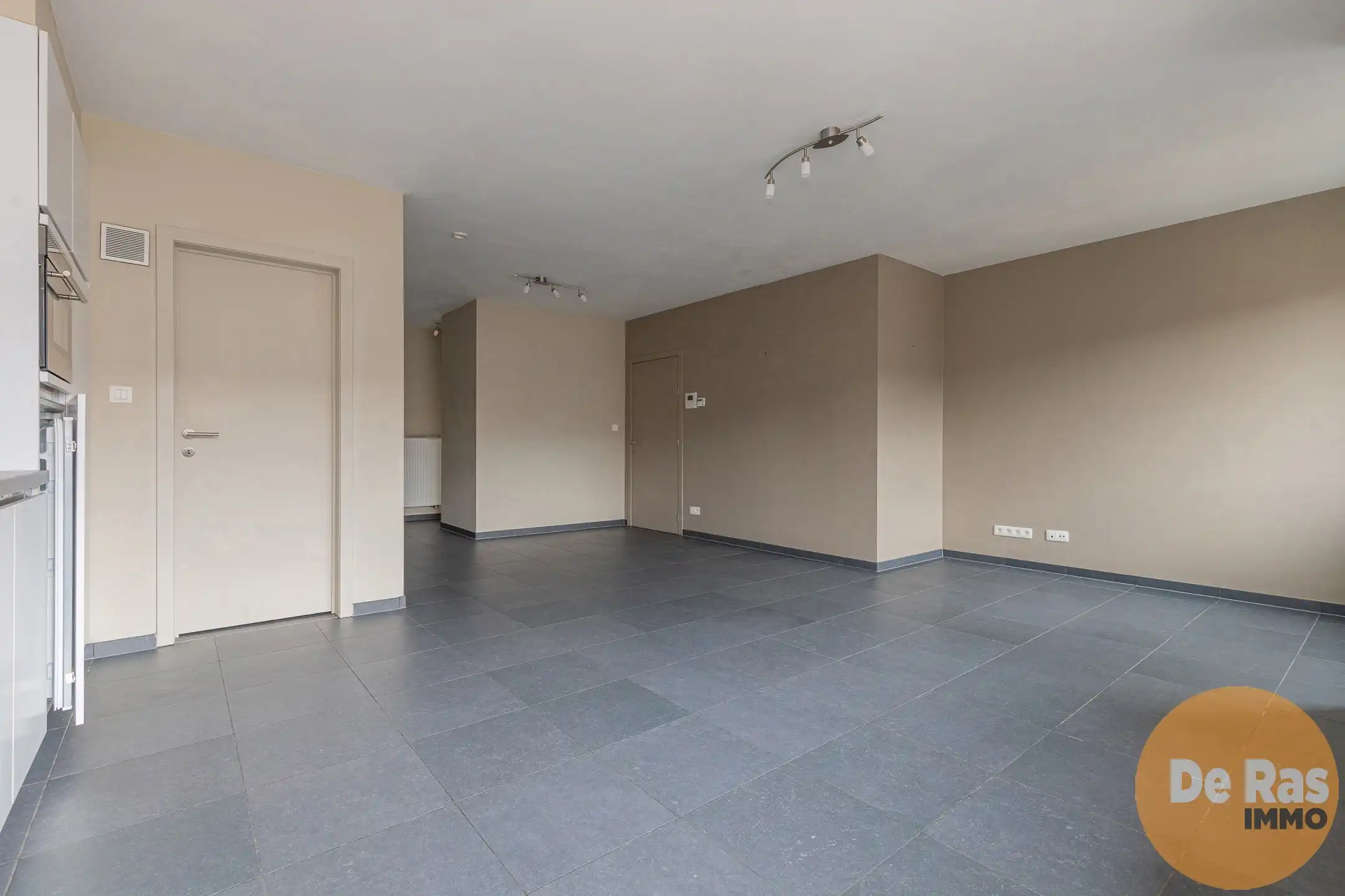 LEDE - Instapklaar appartement met 2 kamers nabij de markt foto 7