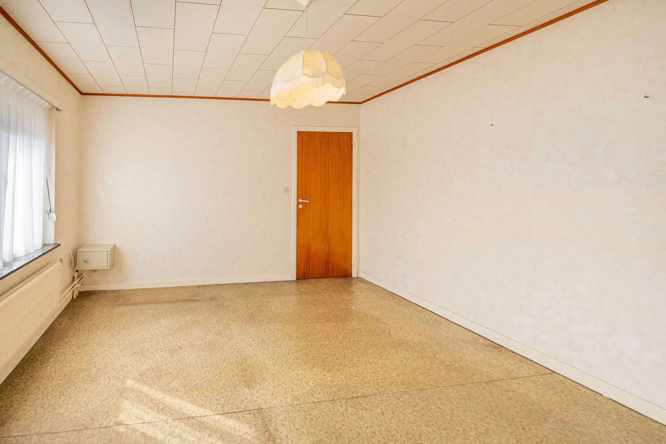 Te moderniseren HOB met garage en tuin foto 14