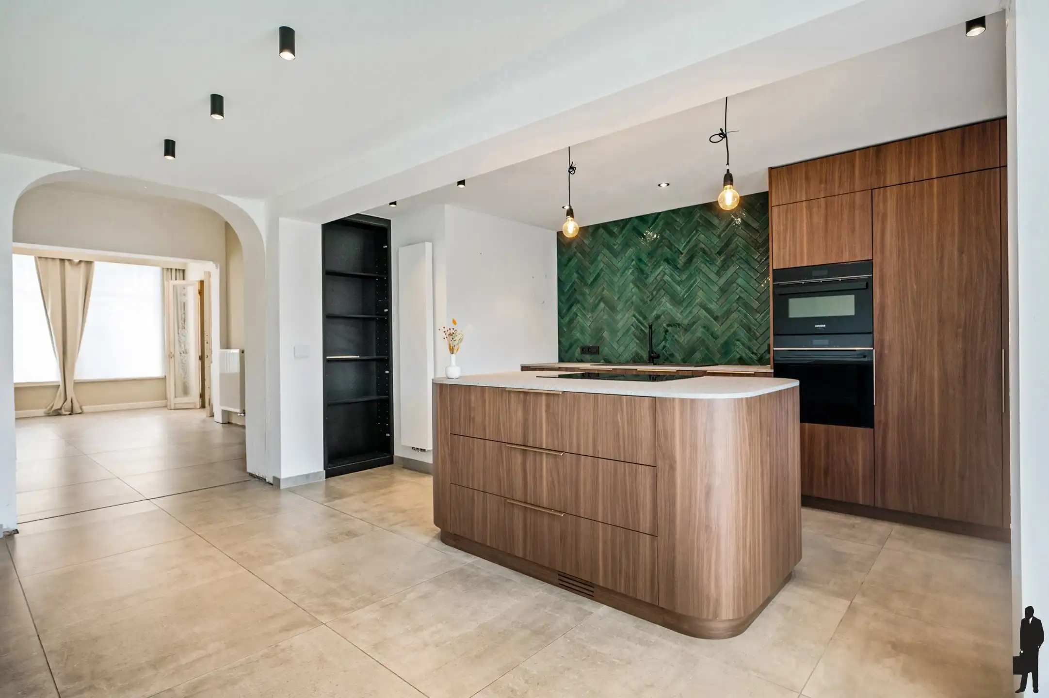 Af te werken burgerwoning met mogelijks 3 tot 4 slaapkamers foto 2