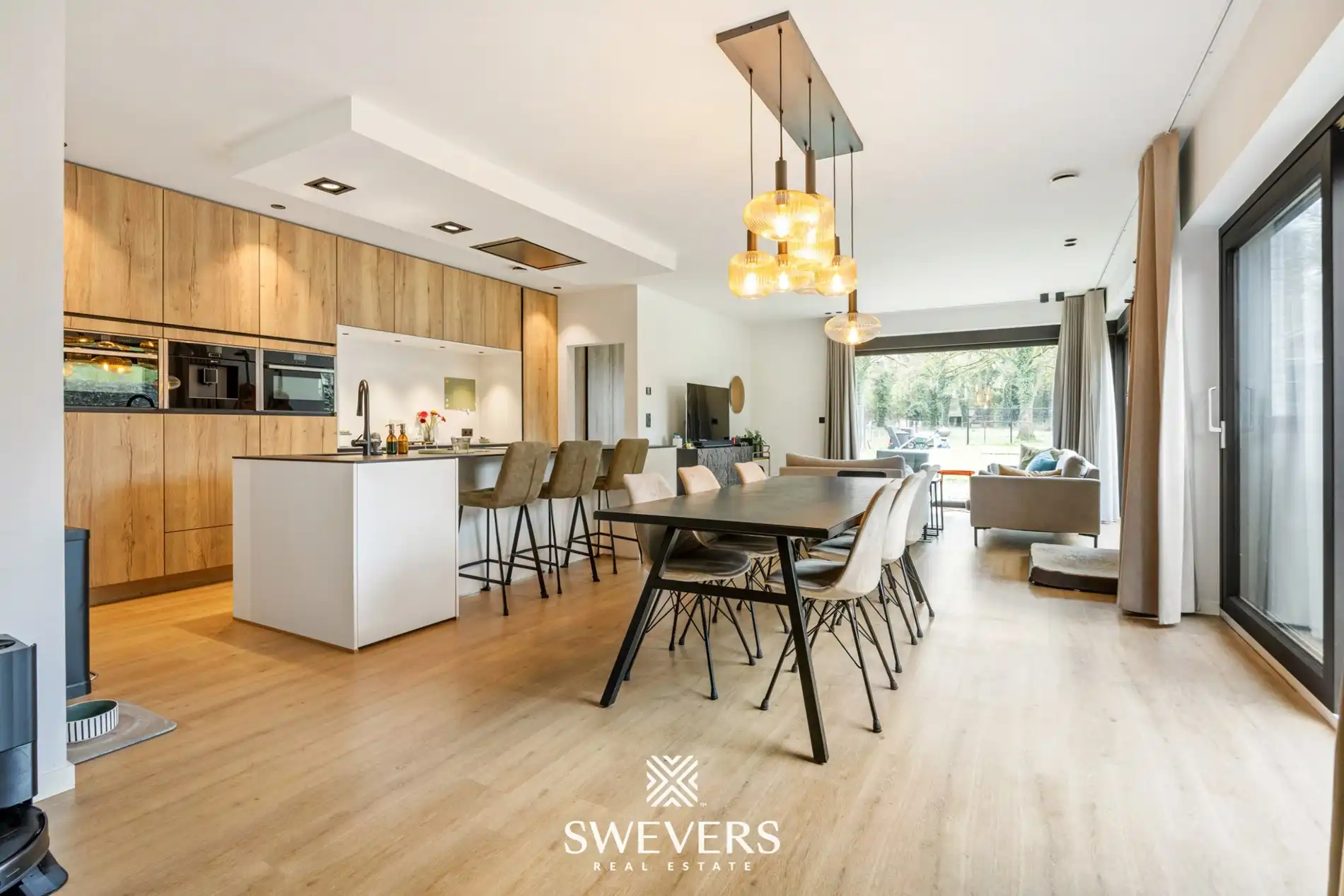 Recente halfopen bebouwing met 5 slaapkamers met verrassend grote tuin in Houthalen foto 3