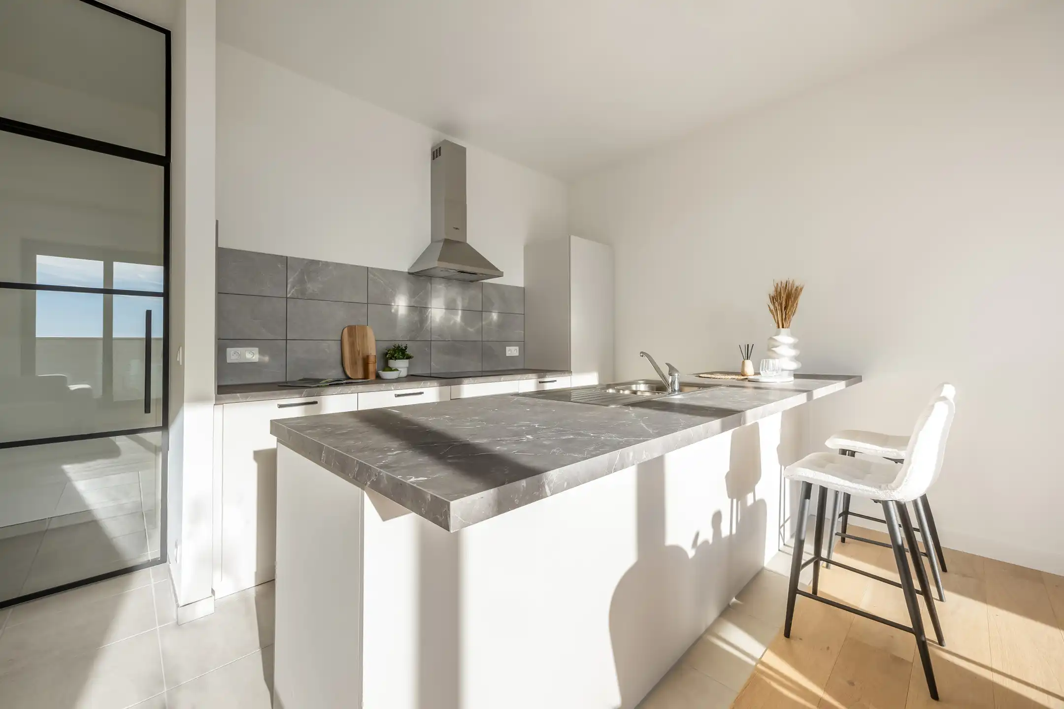 Nieuwbouw penthouse met ruime terrassen foto 10