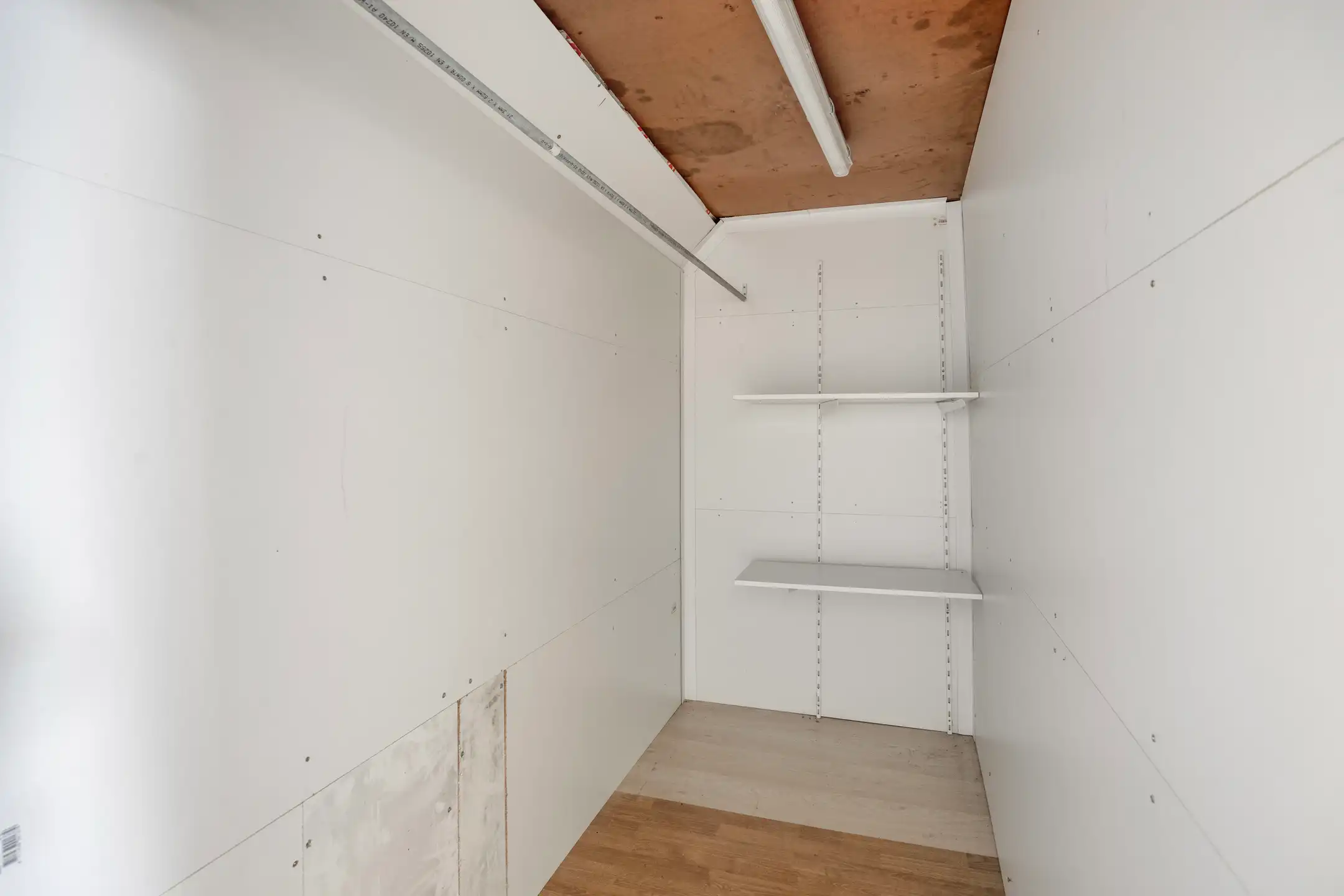 Ruime instapklare HOB met 4 slpks, tuin en garage foto 22