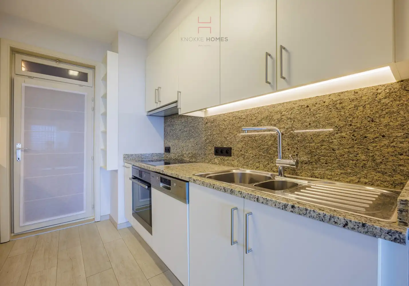 3-kamerappartement met frontaal zeezicht aan het Albertplein foto 9