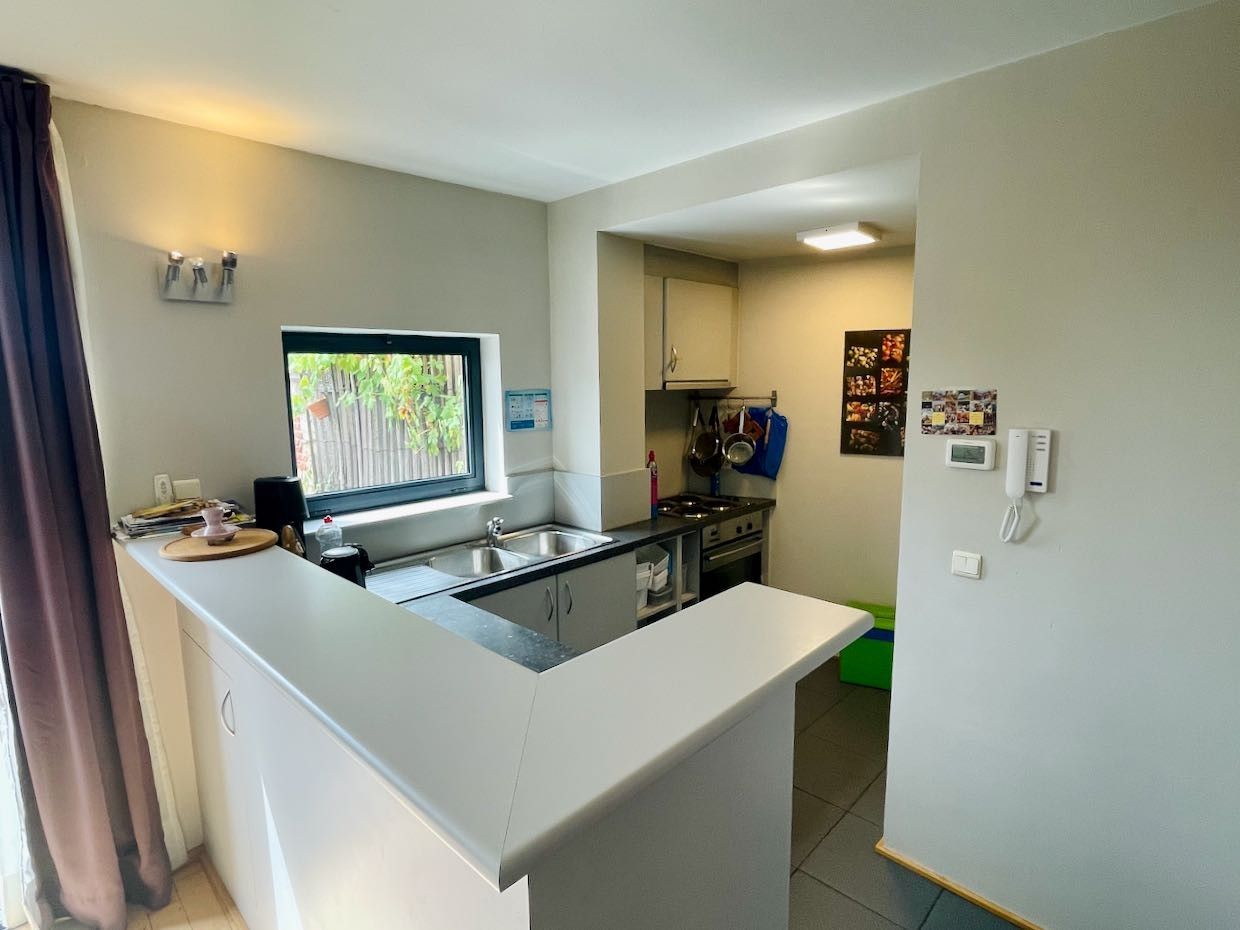 Instapklare woning met praktijkruimten (voorheen kine-praktijk met oefenzaal) foto 16