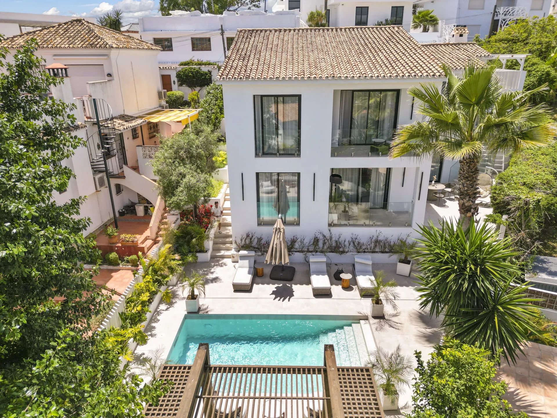 Ervaar ultieme luxe: exclusieve villa met infinity pool en panoramisch uitzicht in Nueva Andalucia foto 28
