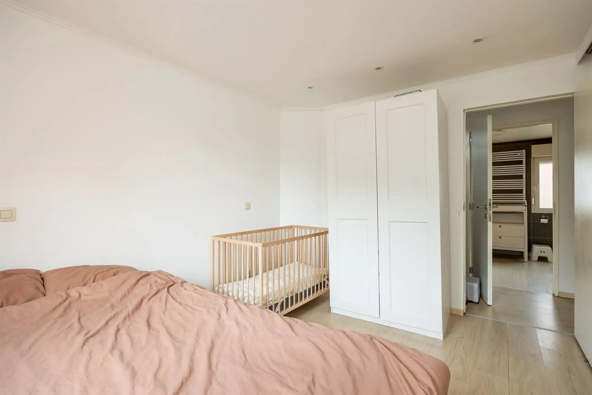 Instapklare woning met tuin en terras  foto 14