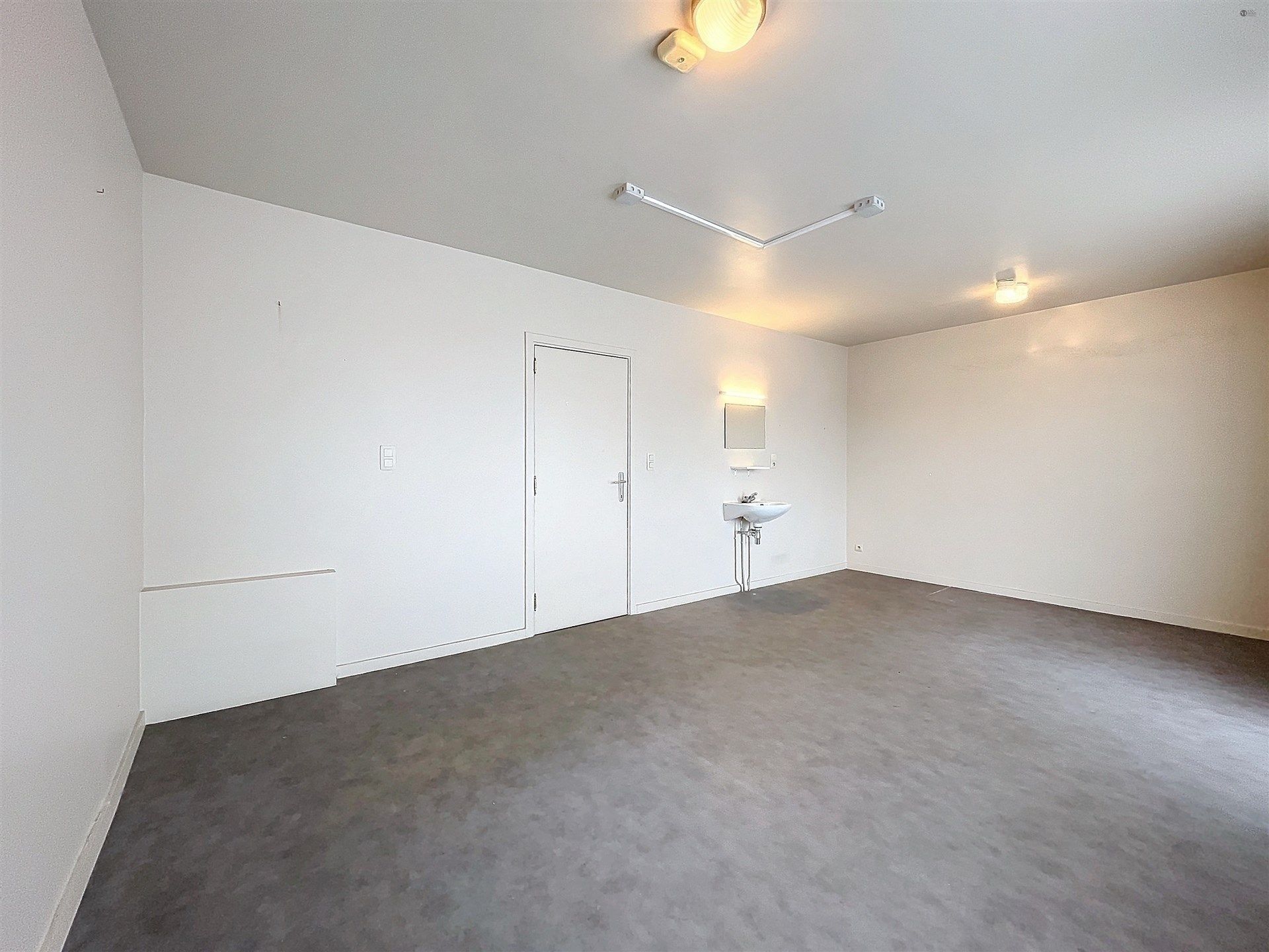 Ruim appartement met 4 slaapkamers en terras in Sint-Niklaas foto 7