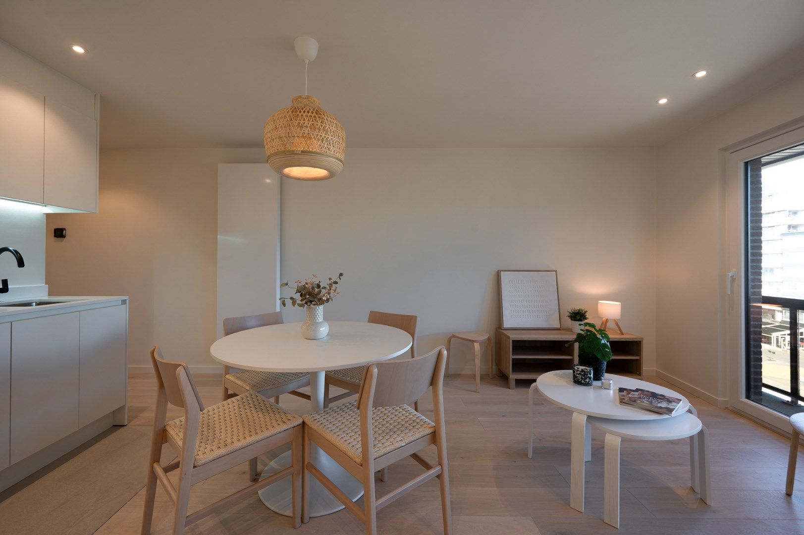 Prachtig gerenoveerd appartement met open panoramische zichten en zeezicht, op het Heldenplein te Heist foto 5