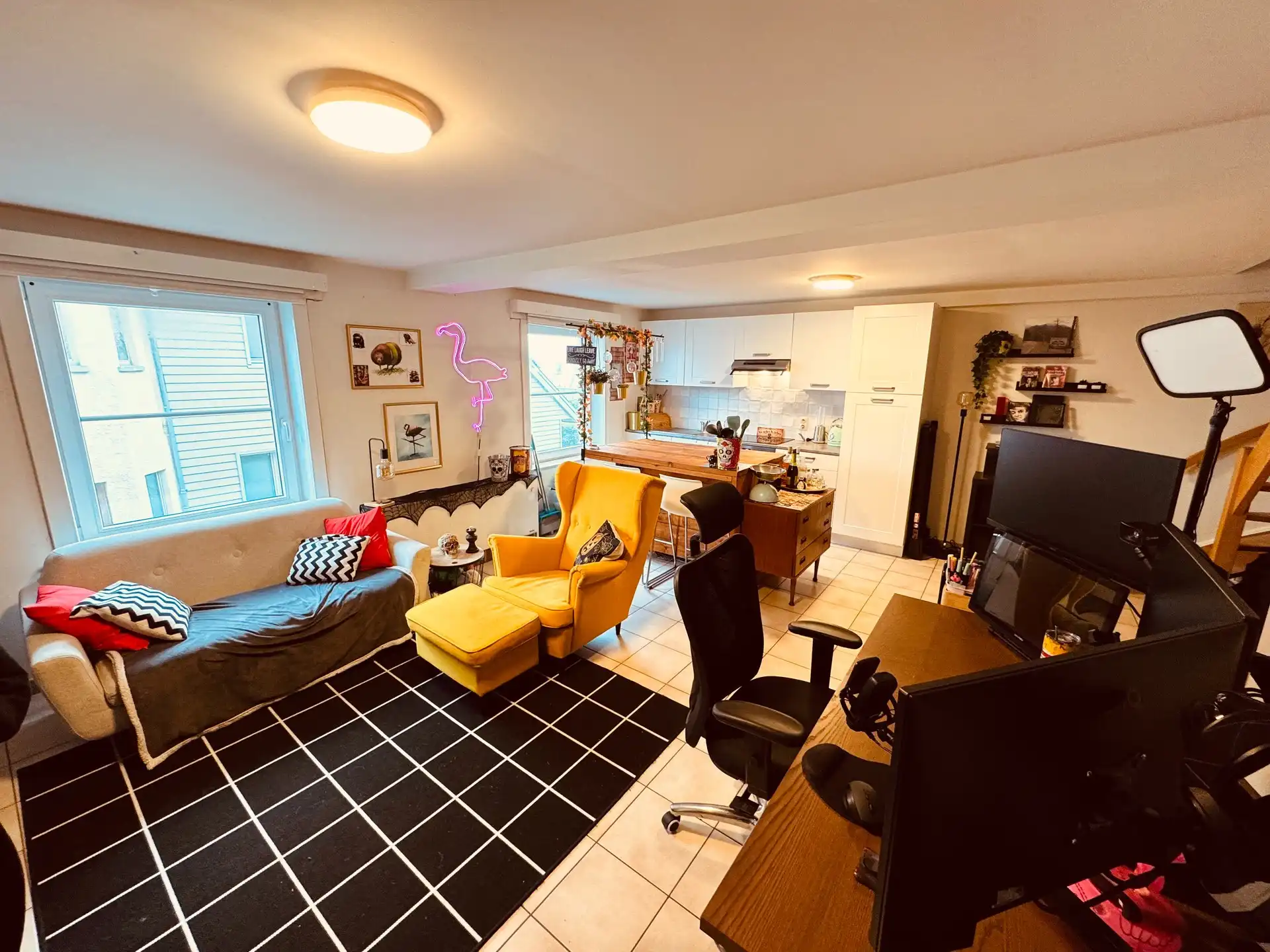 Gerenoveerd duplex-appartement in Bredene – instapklaar, energiezuinig en verhuurd aan €595/maand. foto 2