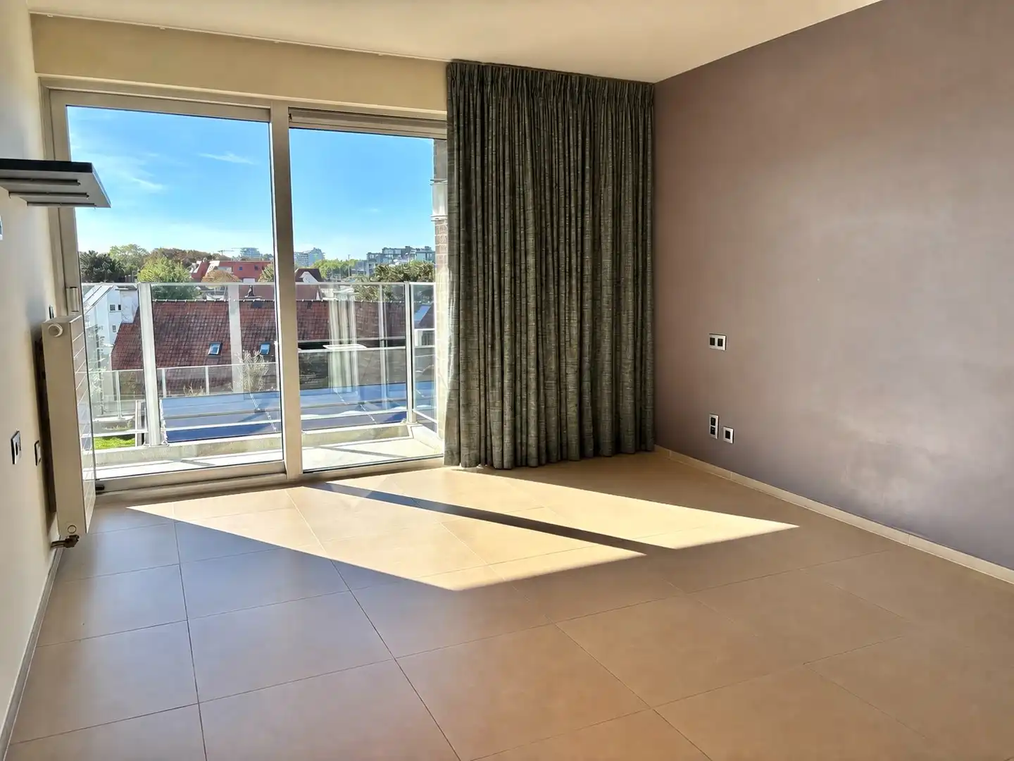 Uitzonderlijk ruim en gerenoveerd duplexappartement met 5 slaapkamers met zonnig terras in Sint-Idesbald foto 11